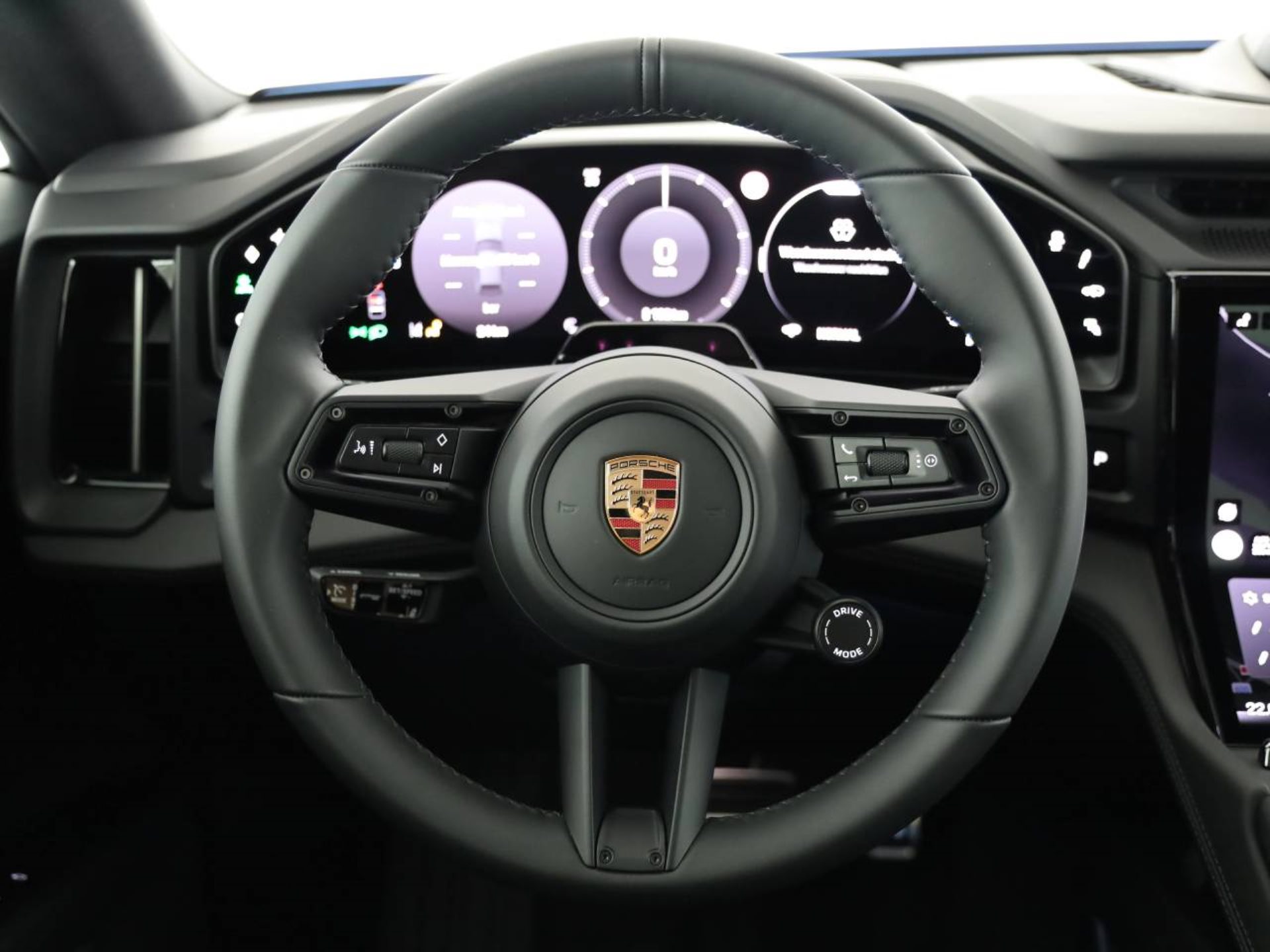 PORSCHE Cayenne Electric-image-9