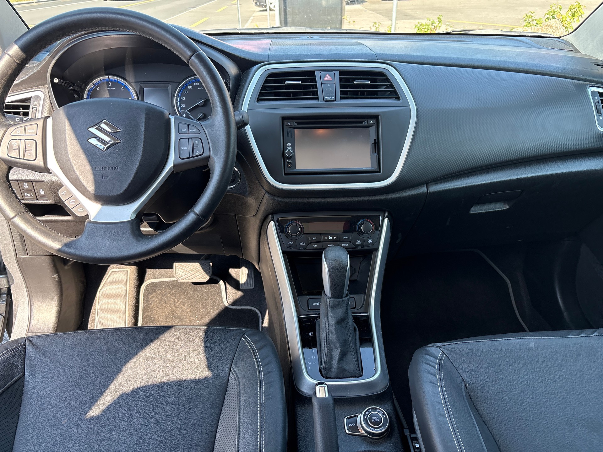 SUZUKI SX4 S-Cross 1.6 TD PizSulai 4WD TCSS-image-7