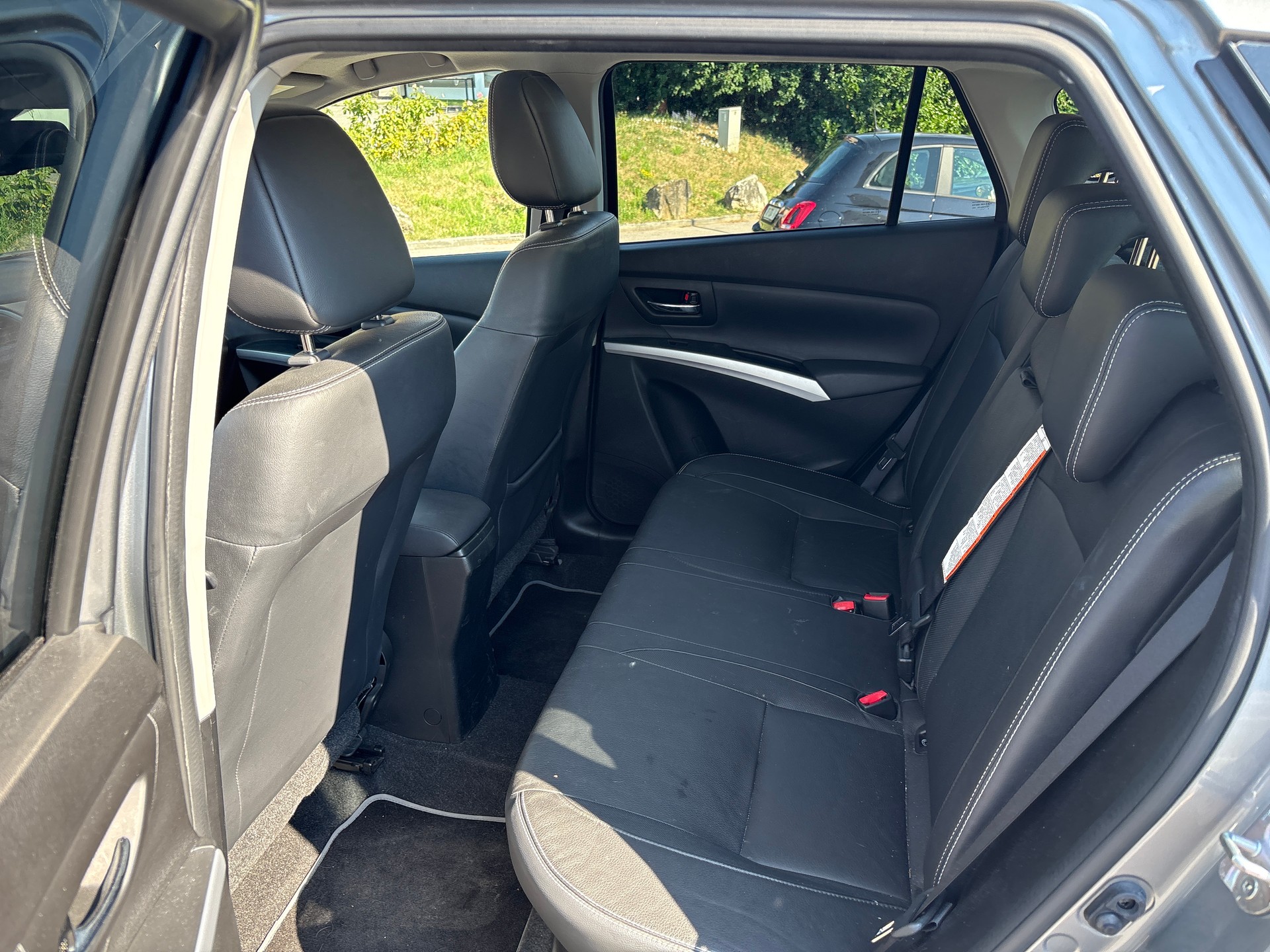 SUZUKI SX4 S-Cross 1.6 TD PizSulai 4WD TCSS-image-10