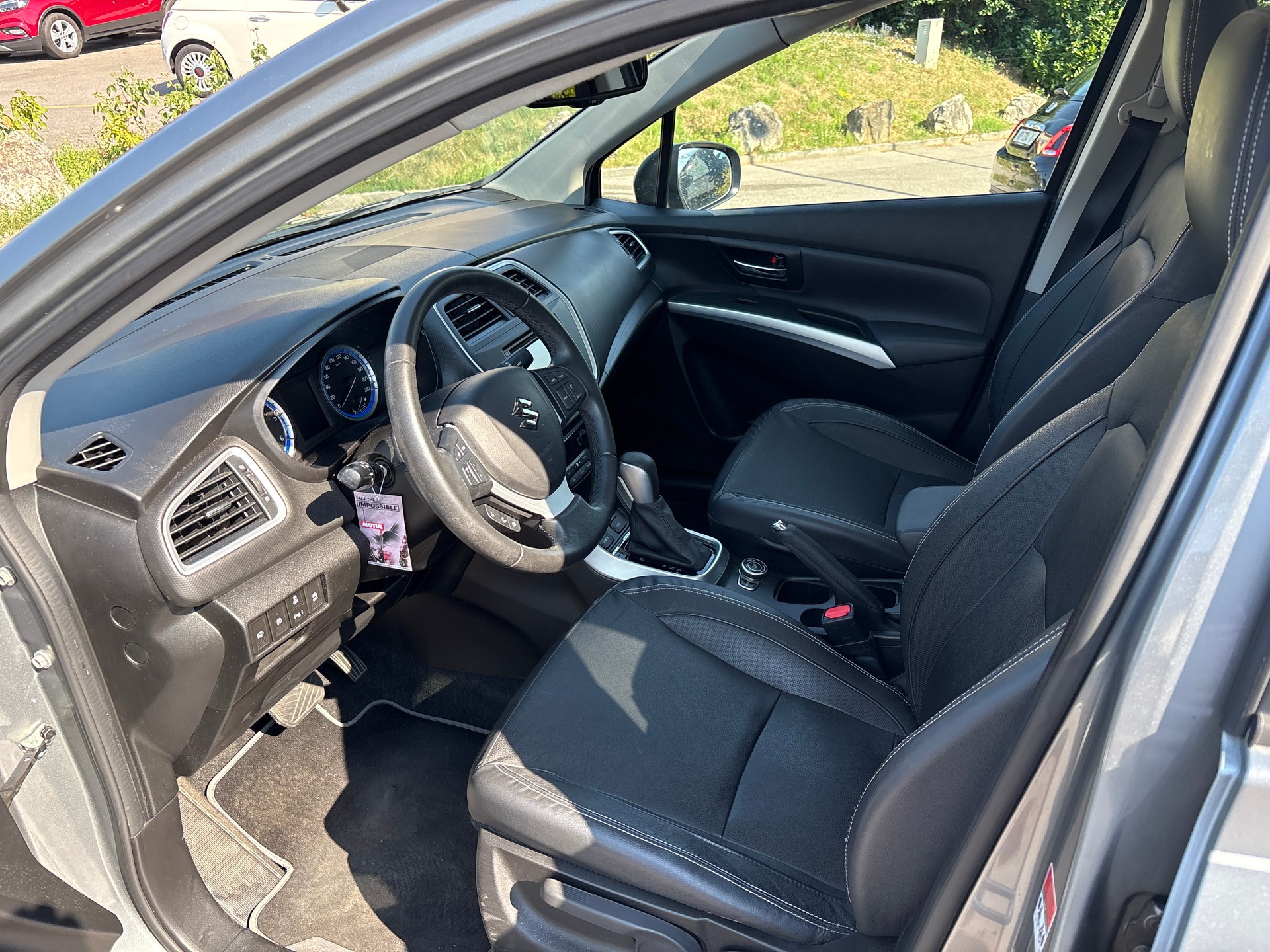SUZUKI SX4 S-Cross 1.6 TD PizSulai 4WD TCSS-image-6