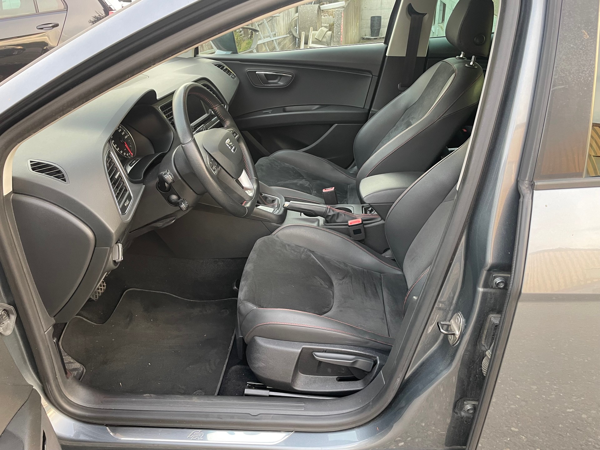 SEAT Leon 1.8 TSI FR DSG-image-10