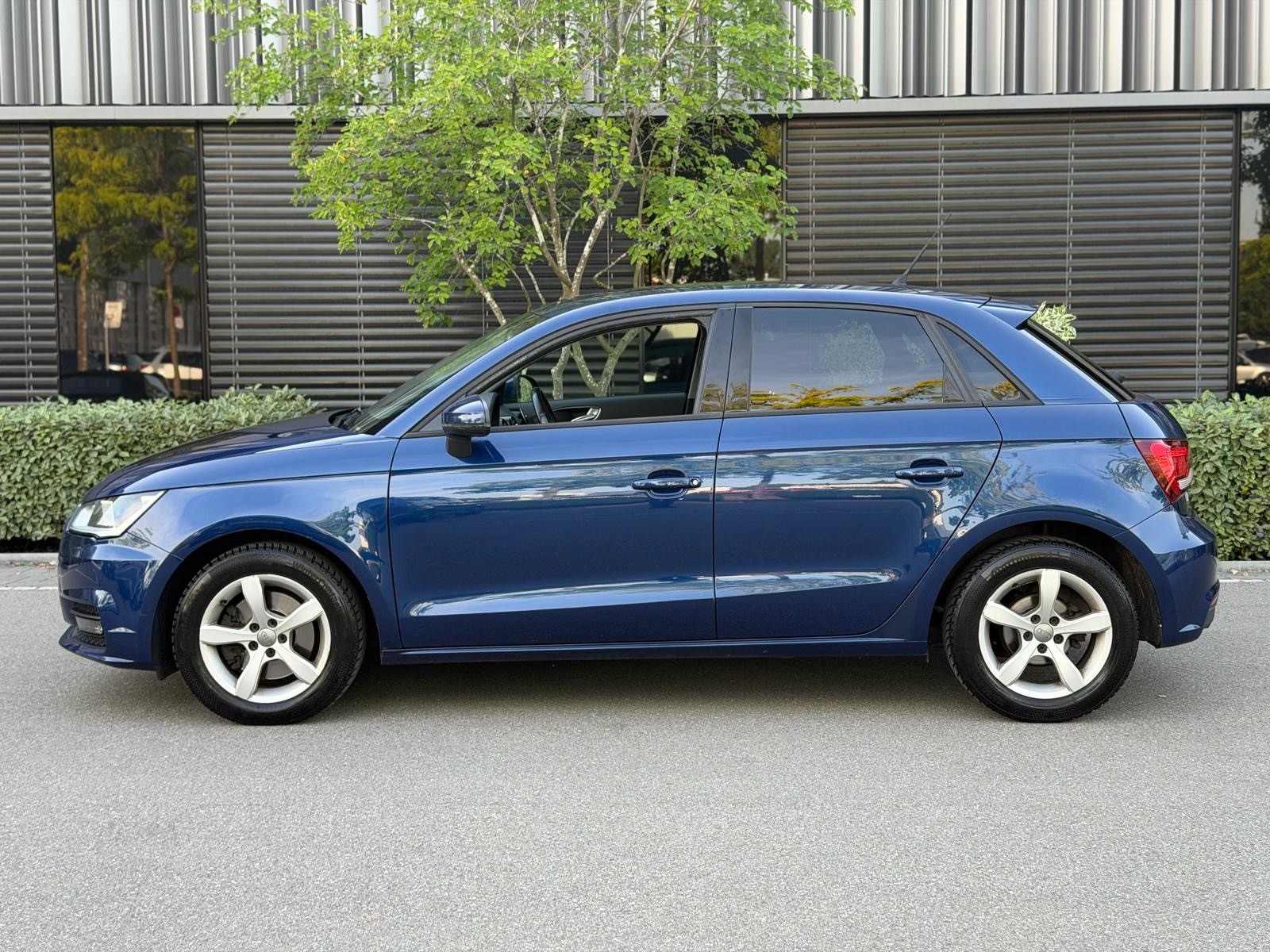 AUDI A1 Sportback 1.4 TFSI Sport-image-4