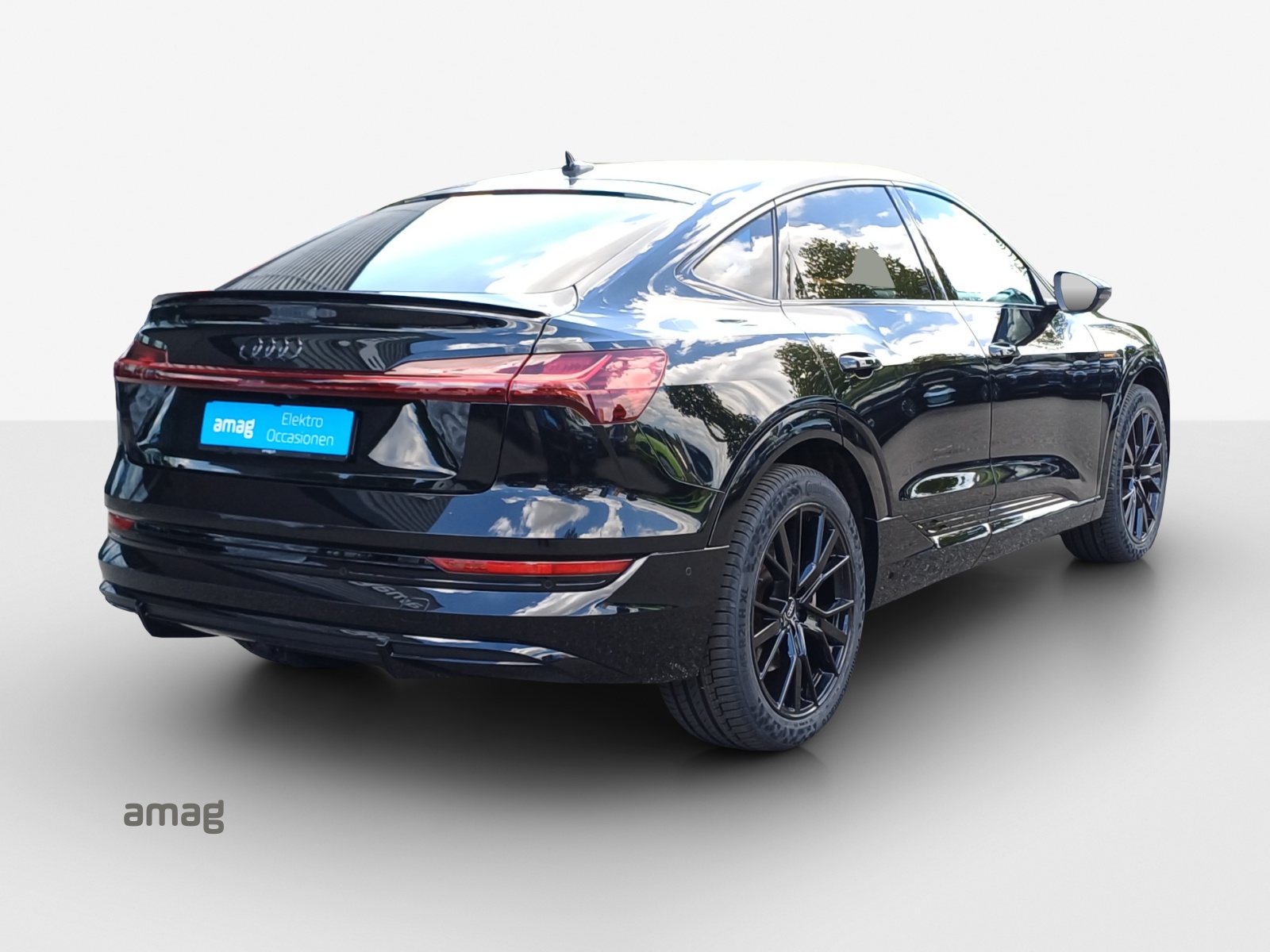 AUDI e-tron 55 Sportback S Line Black Edition quattro-image-4