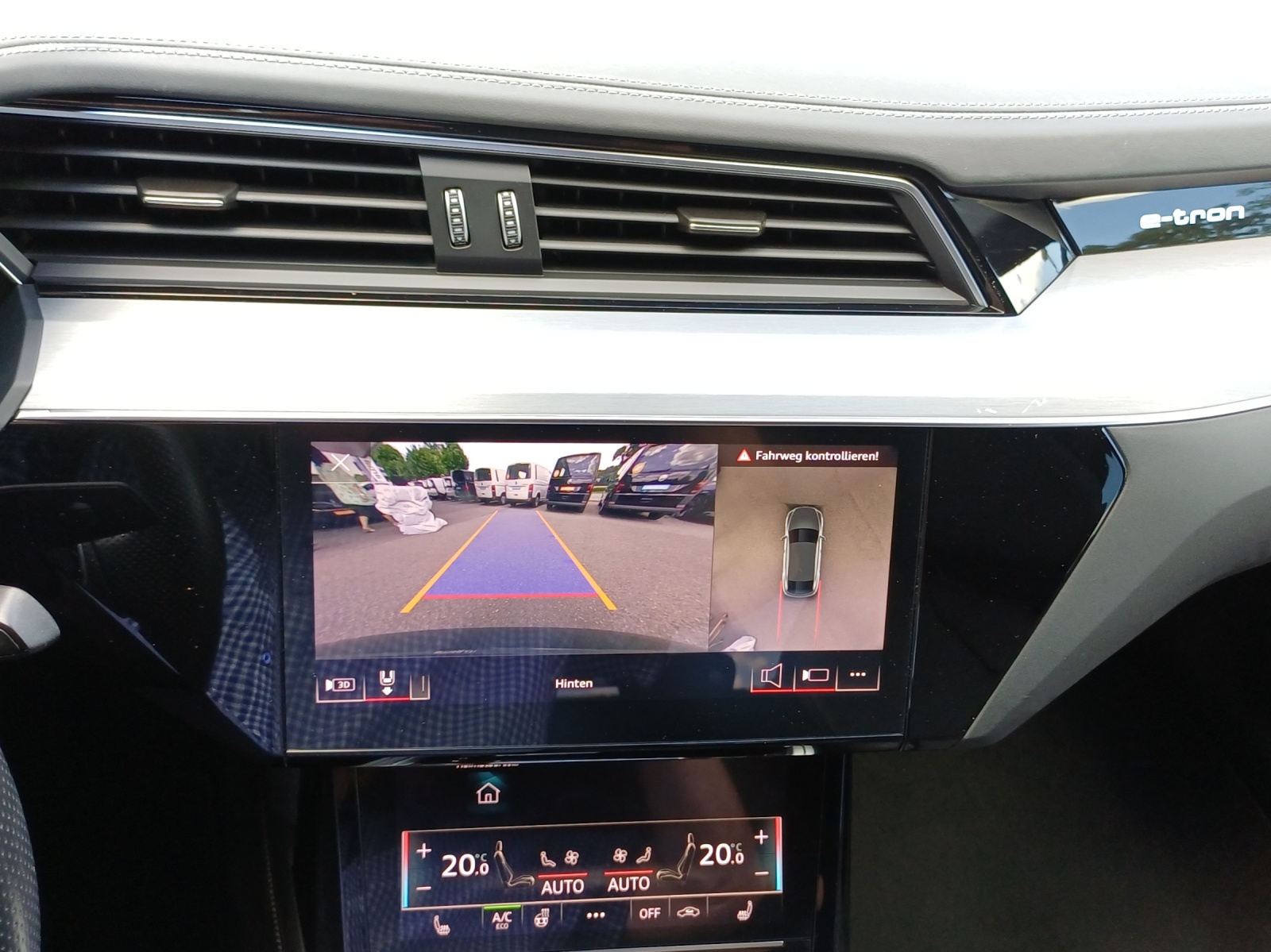 AUDI e-tron 55 Sportback S Line Black Edition quattro-image-15
