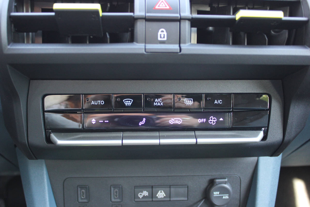 FIAT Grande Panda 1.2 Hybrid Icon-image-9