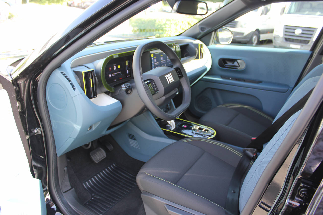 FIAT Grande Panda 1.2 Hybrid Icon-image-4