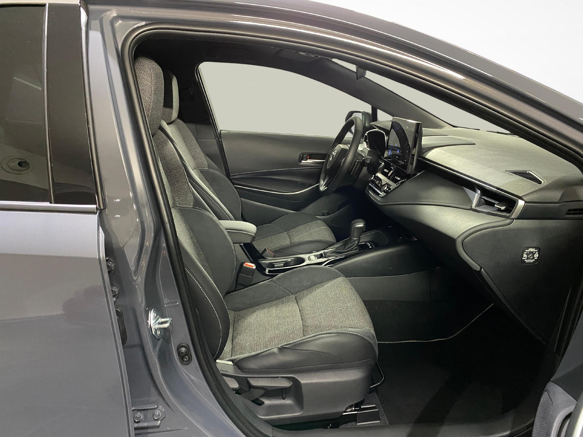 TOYOTA Corolla Touring Sports 2.0 HSD Swiss Edition-image-9