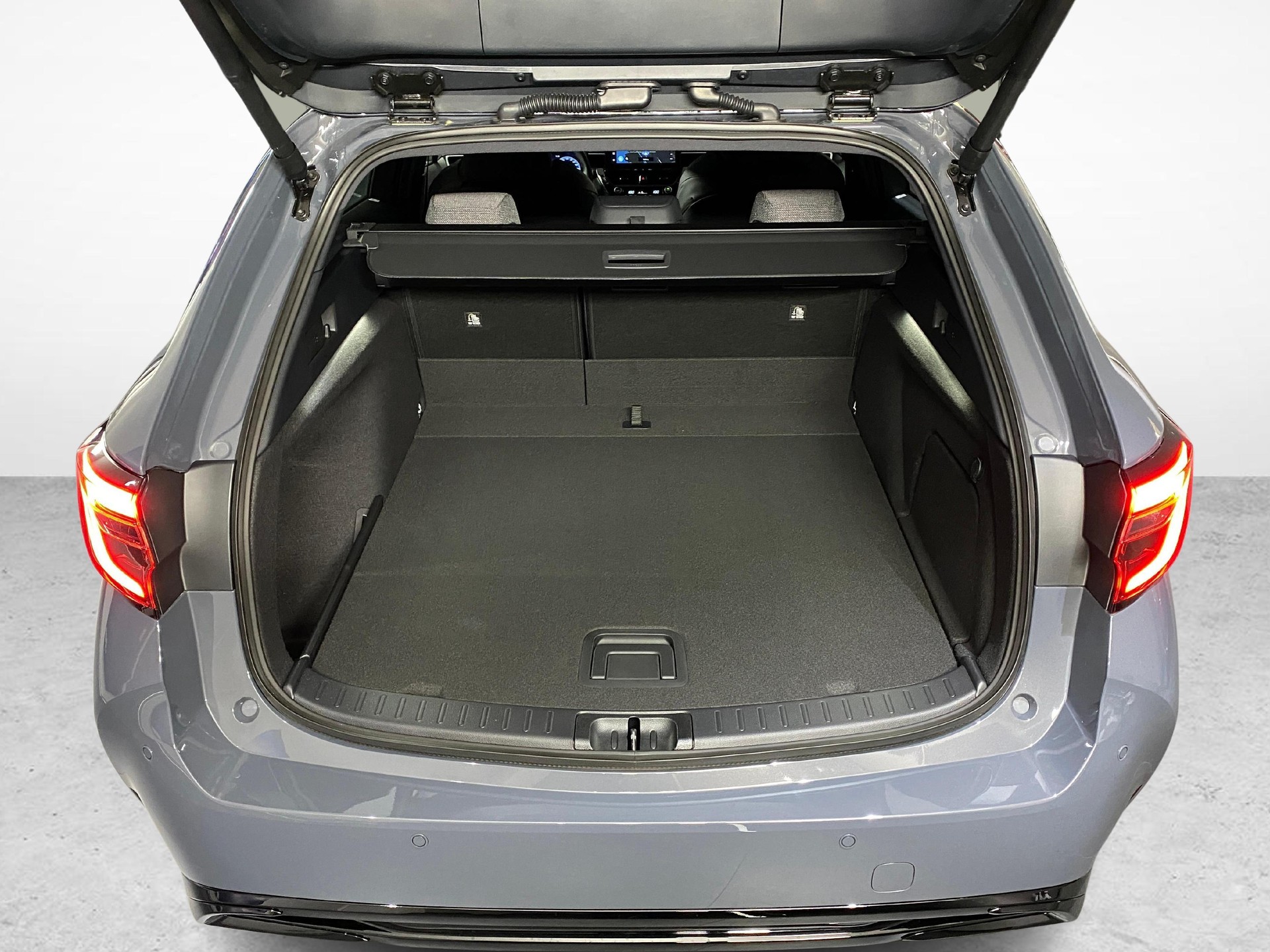 TOYOTA Corolla Touring Sports 2.0 HSD Swiss Edition-image-11