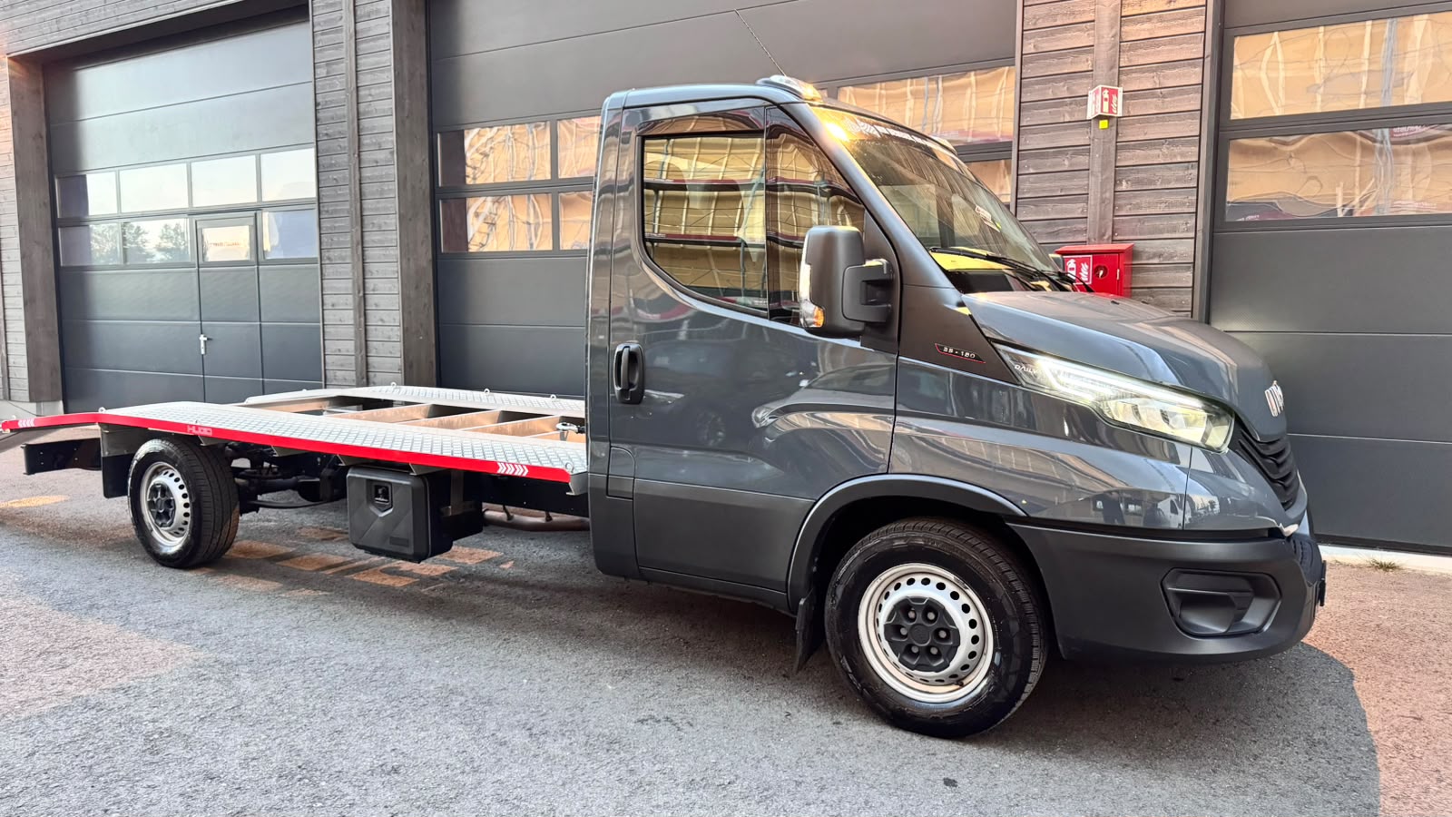 IVECO 35 S 18H Autotransporter NUTZLAST 1375 Kg, Elektrische Seilwinde mit Fernbedienung bis zu "8to*-image-3