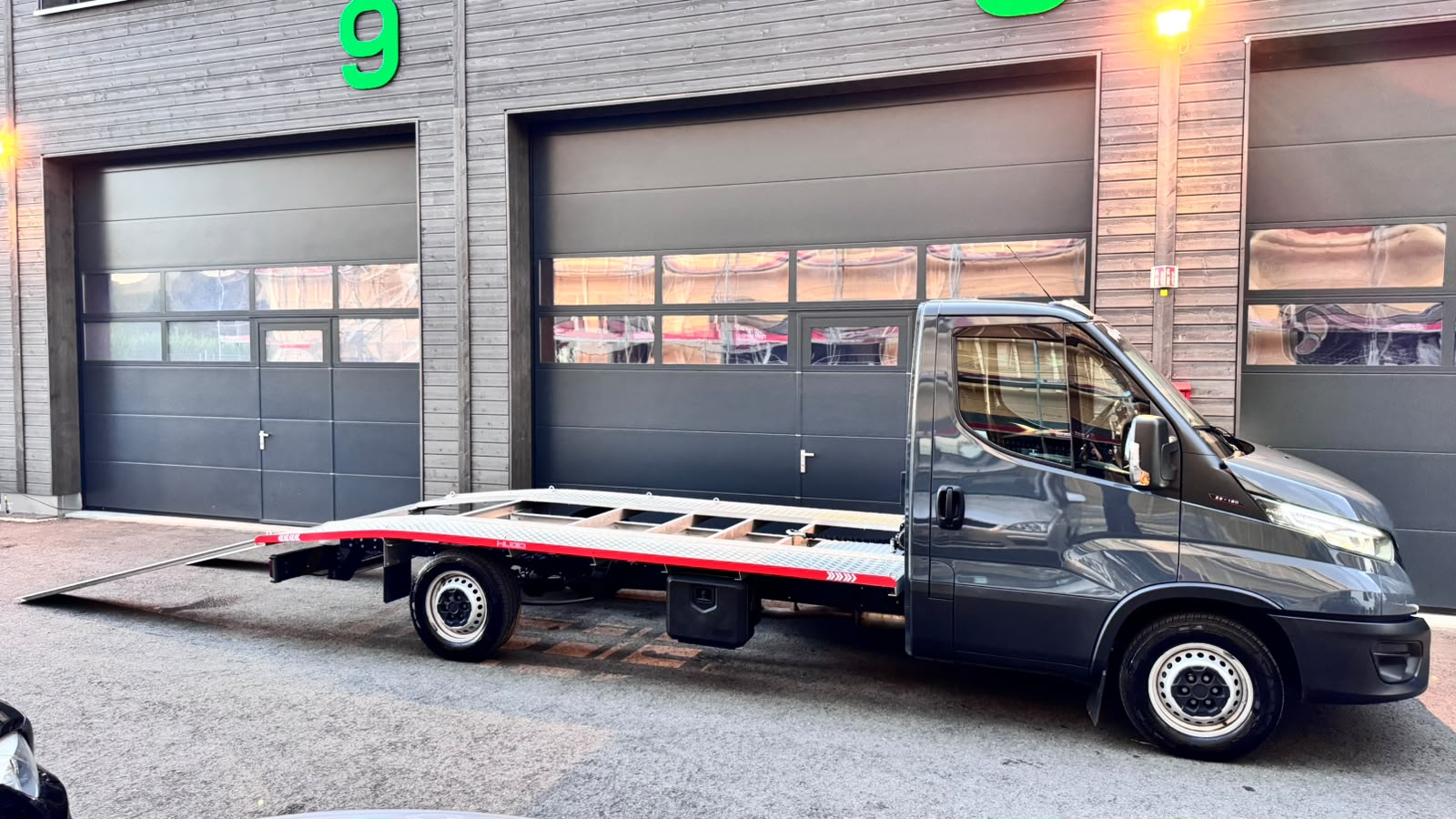 IVECO 35 S 18H Autotransporter NUTZLAST 1375 Kg, Elektrische Seilwinde mit Fernbedienung bis zu "8to*-image-4