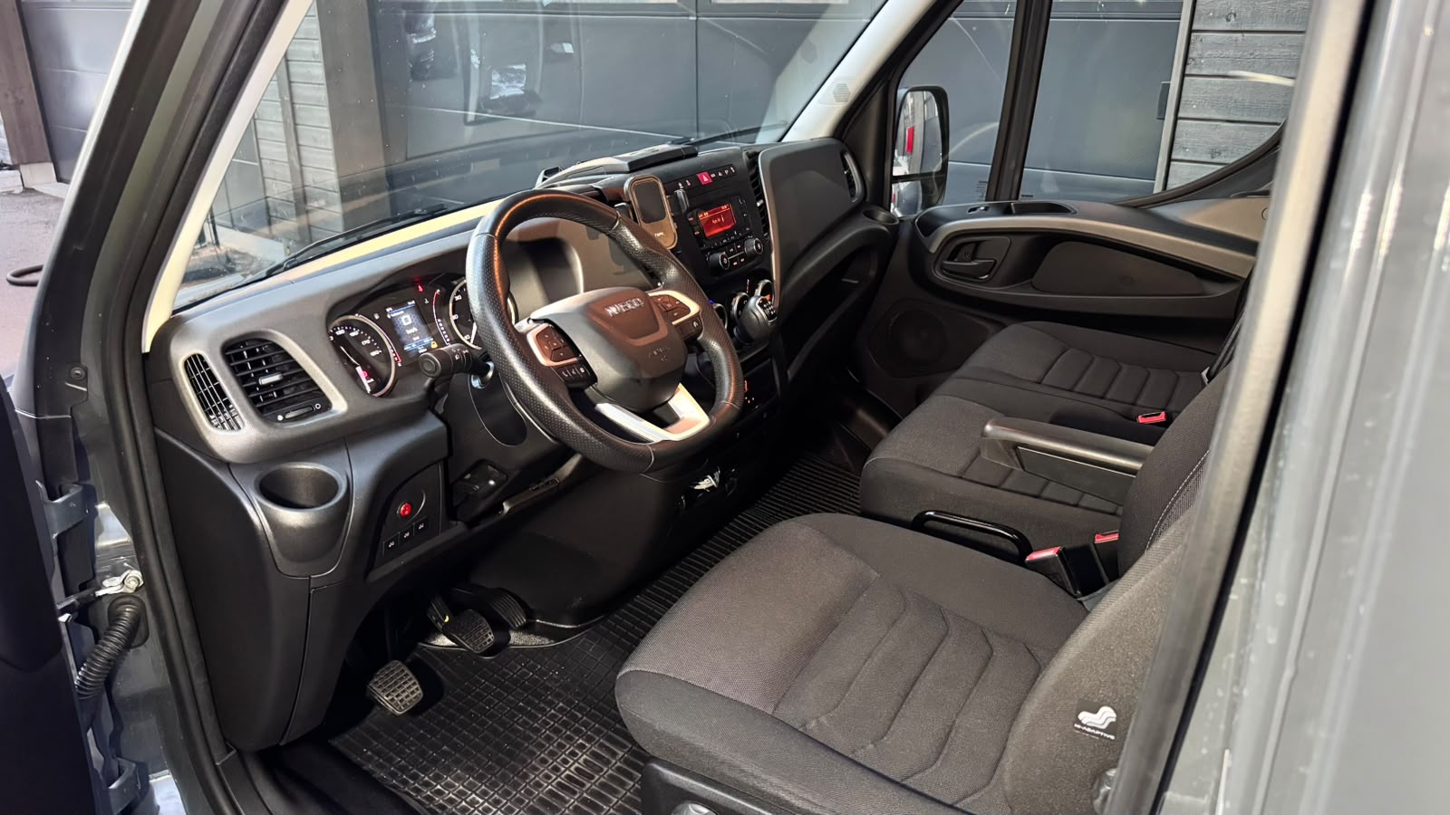 IVECO 35 S 18H Autotransporter NUTZLAST 1375 Kg, Elektrische Seilwinde mit Fernbedienung bis zu "8to*-image-11
