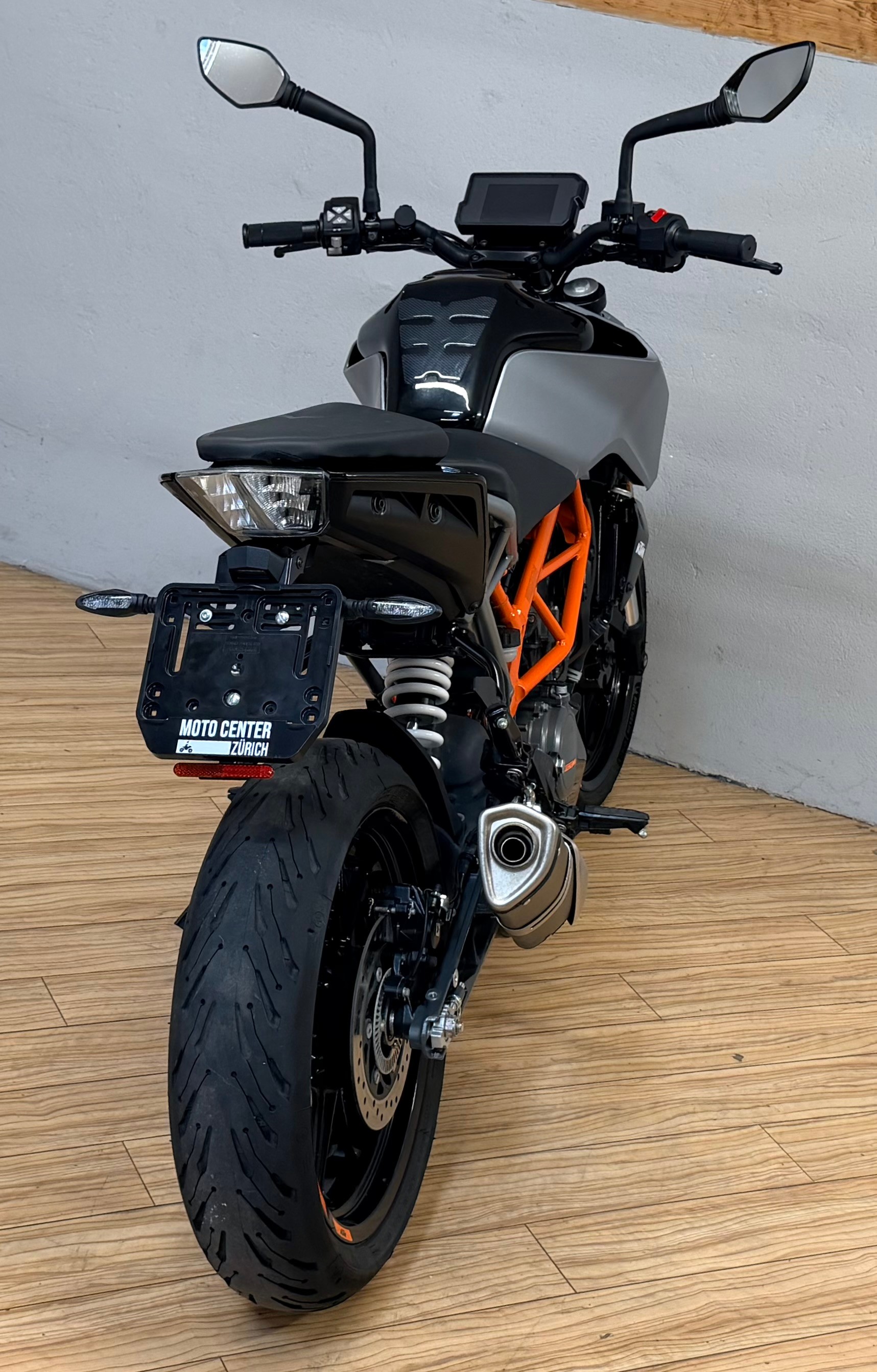 KTM 125 Duke-showroom-element-2
