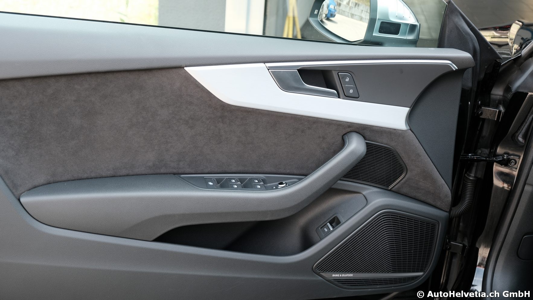AUDI S5 Cabriolet 3.0 TFSI quattro tiptronic-image-17