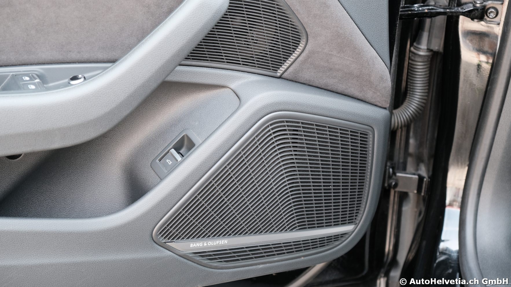 AUDI S5 Cabriolet 3.0 TFSI quattro tiptronic-image-18