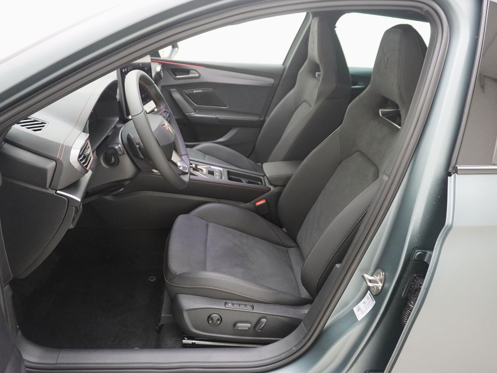 CUPRA Leon ST 2.0 TSI VZ 4Drive DSG-image-13