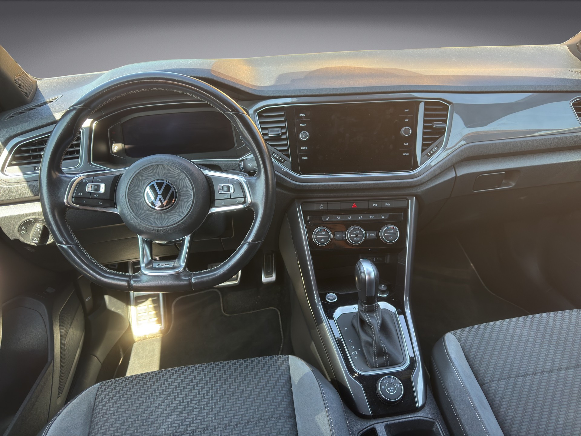 VW T-Roc 2.0 TSI Sport DSG 4motion-image-8