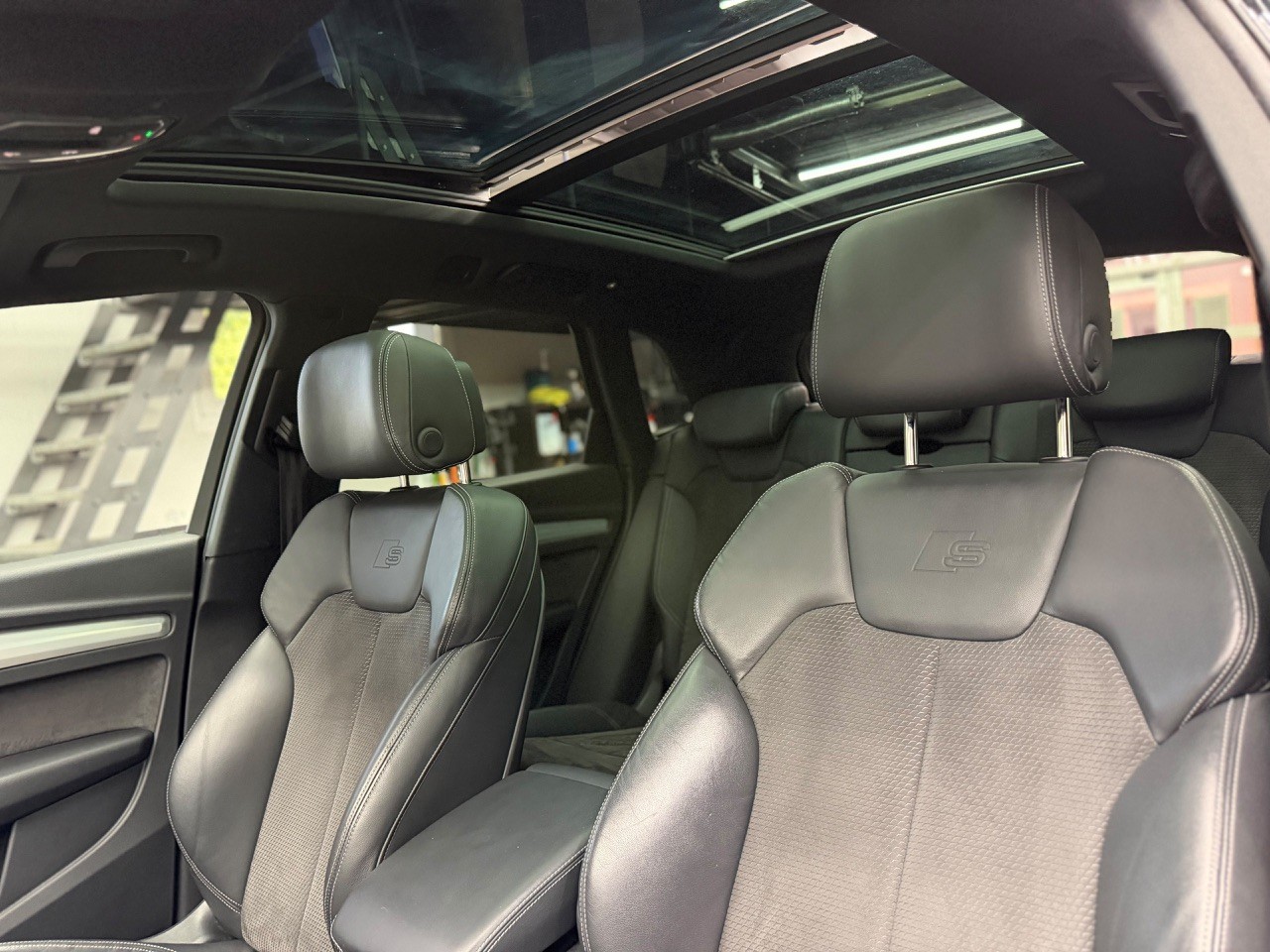 AUDI Q5 40 TDI Sport S-Line quattro | Luftfahrwerk | B&O Soundsystem | Head-Up | 360 Kamera | Panorama Dach | CH-Auto | AHK 2.4T-image-17