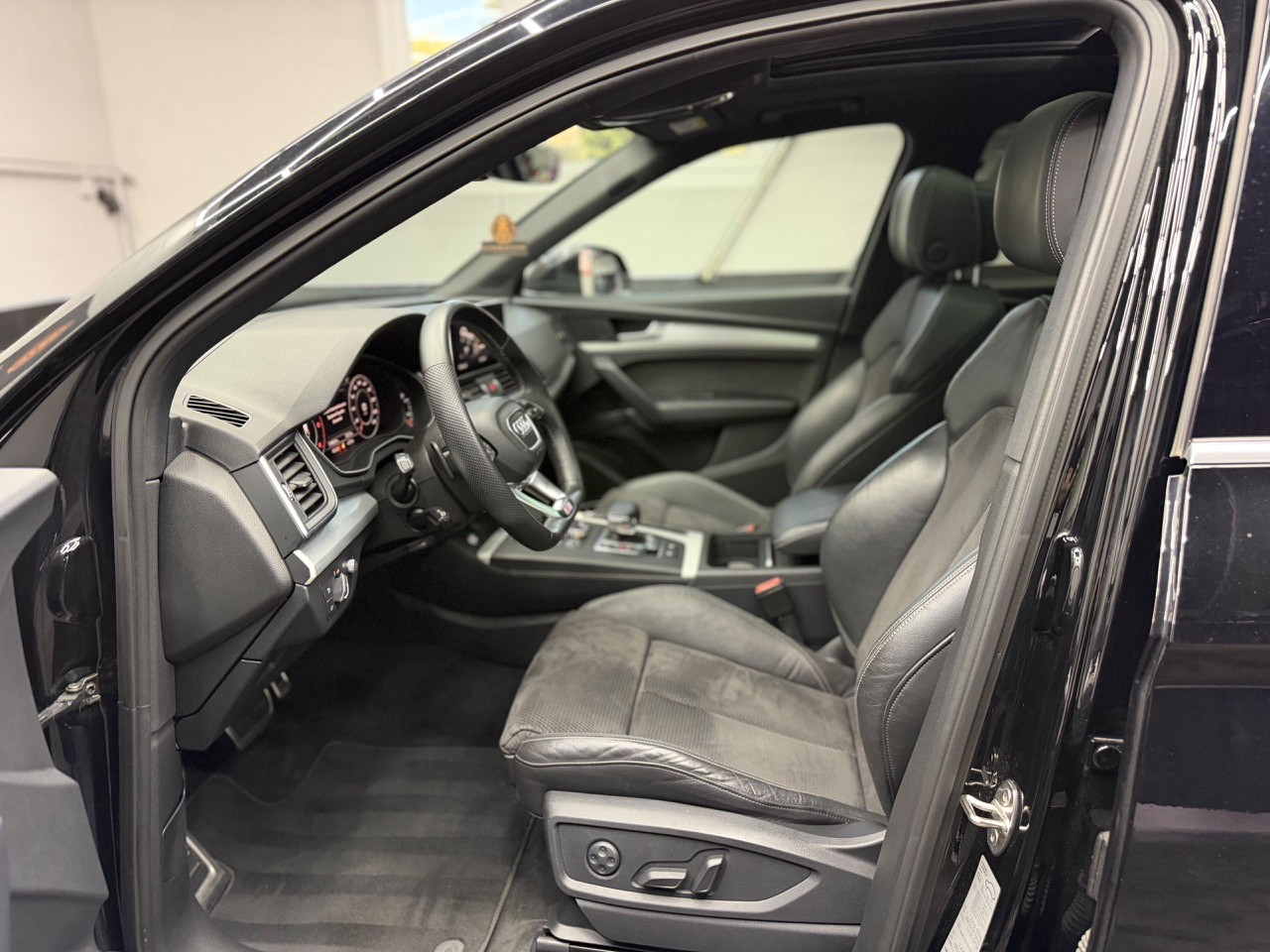 AUDI Q5 40 TDI Sport S-Line quattro | Luftfahrwerk | B&O Soundsystem | Head-Up | 360 Kamera | Panorama Dach | CH-Auto | AHK 2.4T-image-12