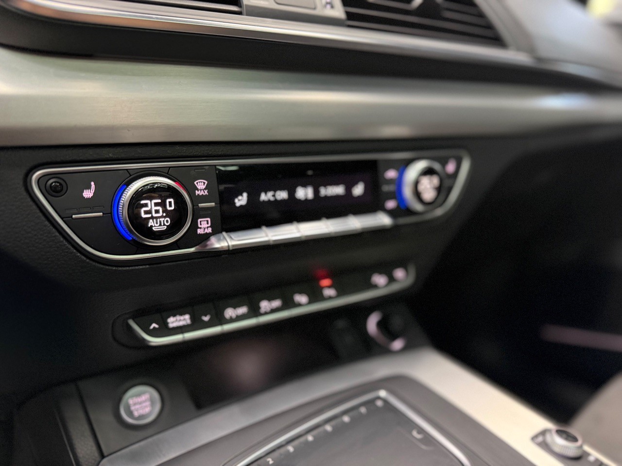 AUDI Q5 40 TDI Sport S-Line quattro | Luftfahrwerk | B&O Soundsystem | Head-Up | 360 Kamera | Panorama Dach | CH-Auto | AHK 2.4T-image-23
