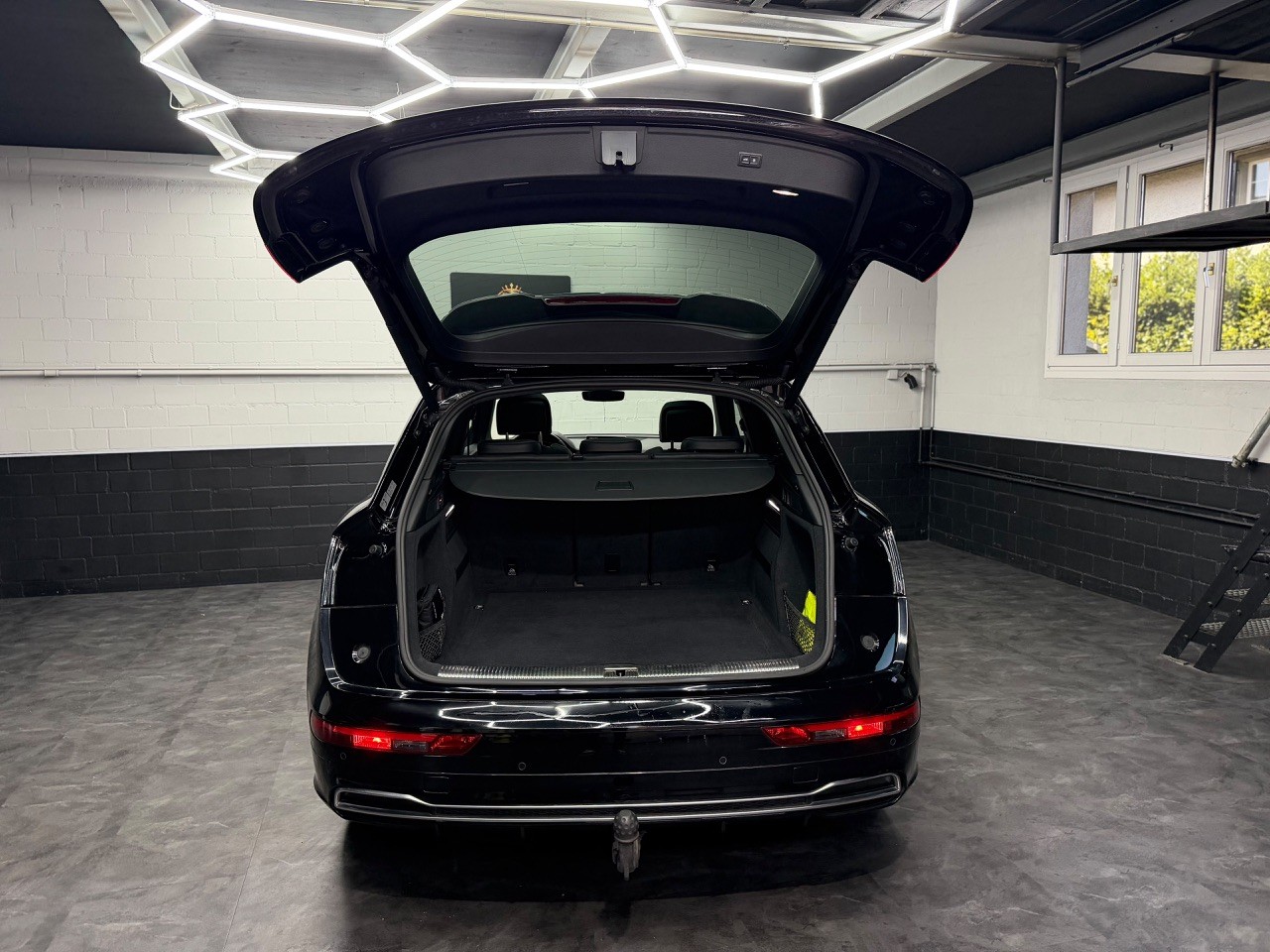 AUDI Q5 40 TDI Sport S-Line quattro | Luftfahrwerk | B&O Soundsystem | Head-Up | 360 Kamera | Panorama Dach | CH-Auto | AHK 2.4T-image-9
