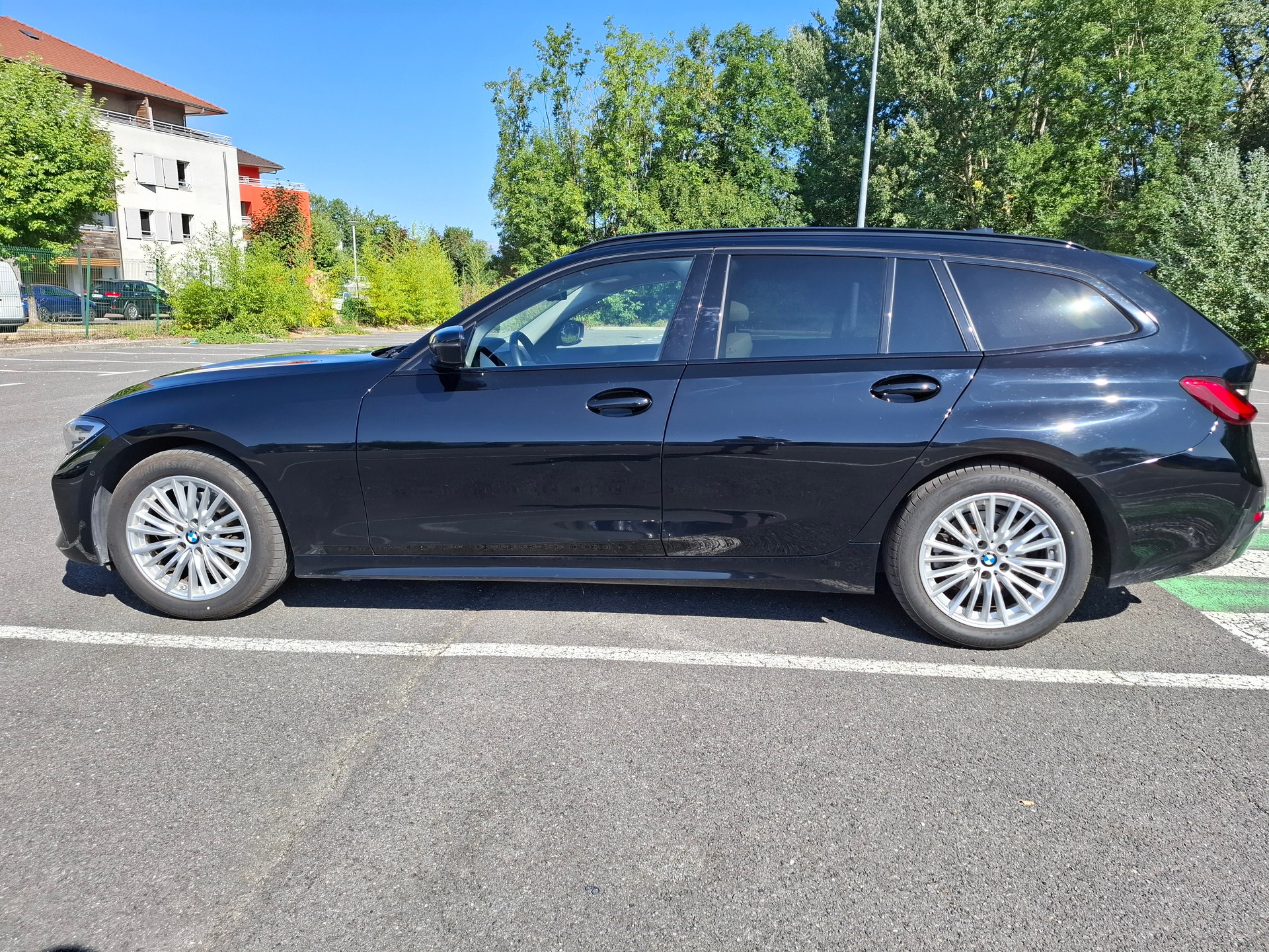BMW 320d-image-0