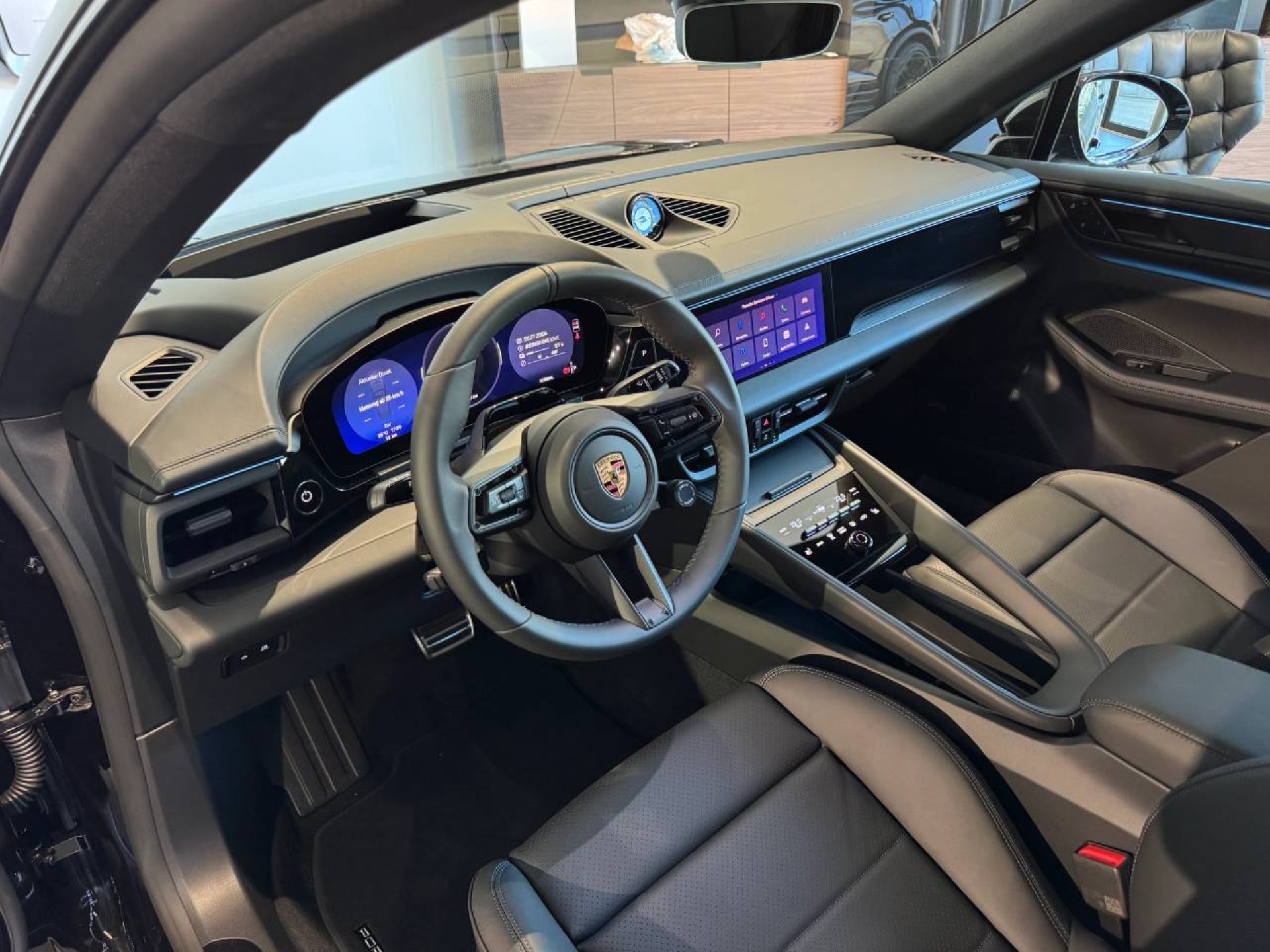 PORSCHE Macan GTS-showroom-element-3