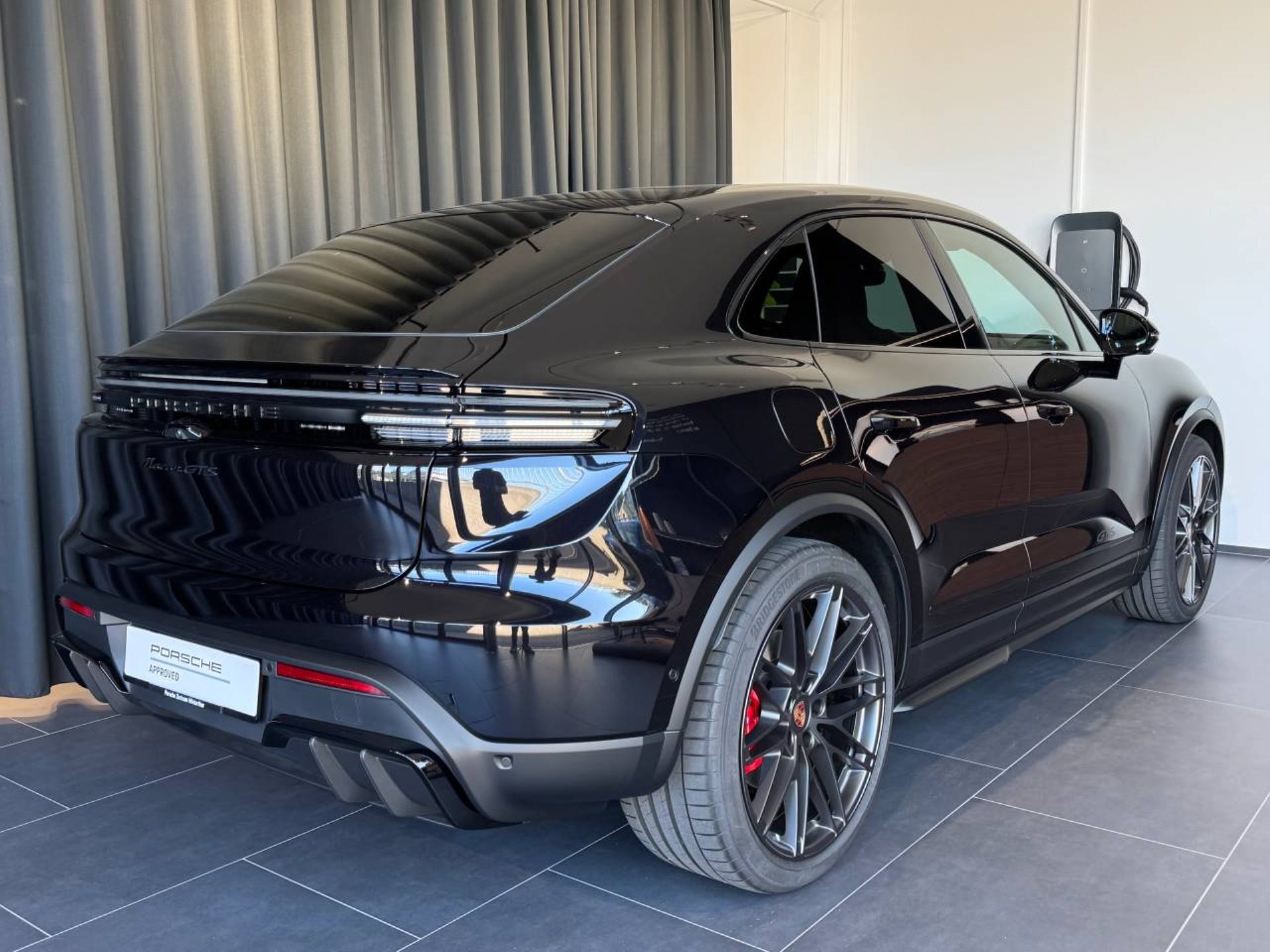 PORSCHE Macan GTS-image-6