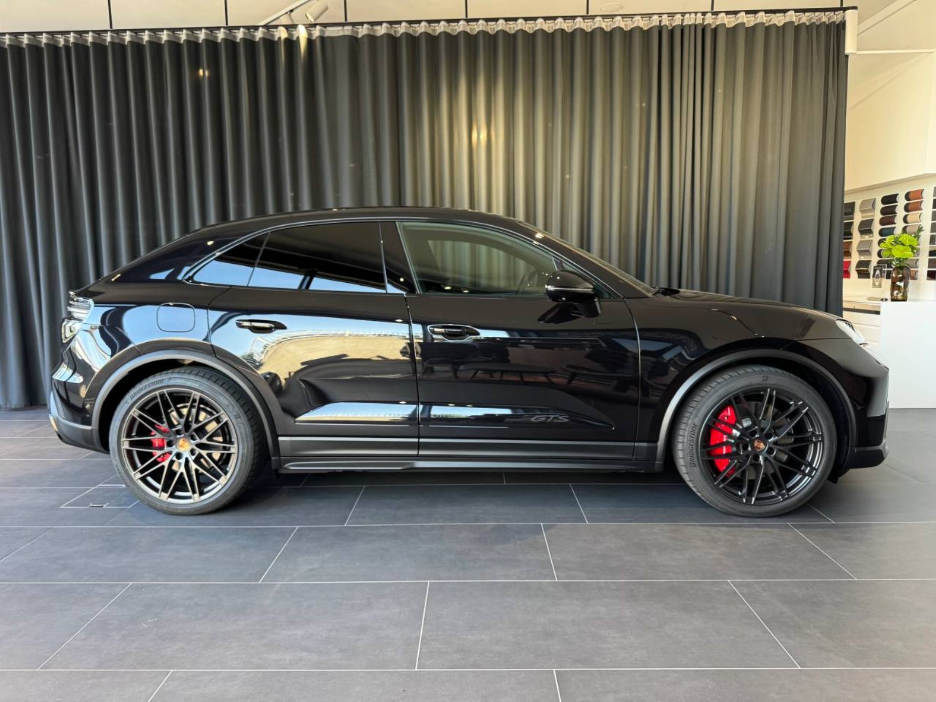 PORSCHE Macan GTS-image-5