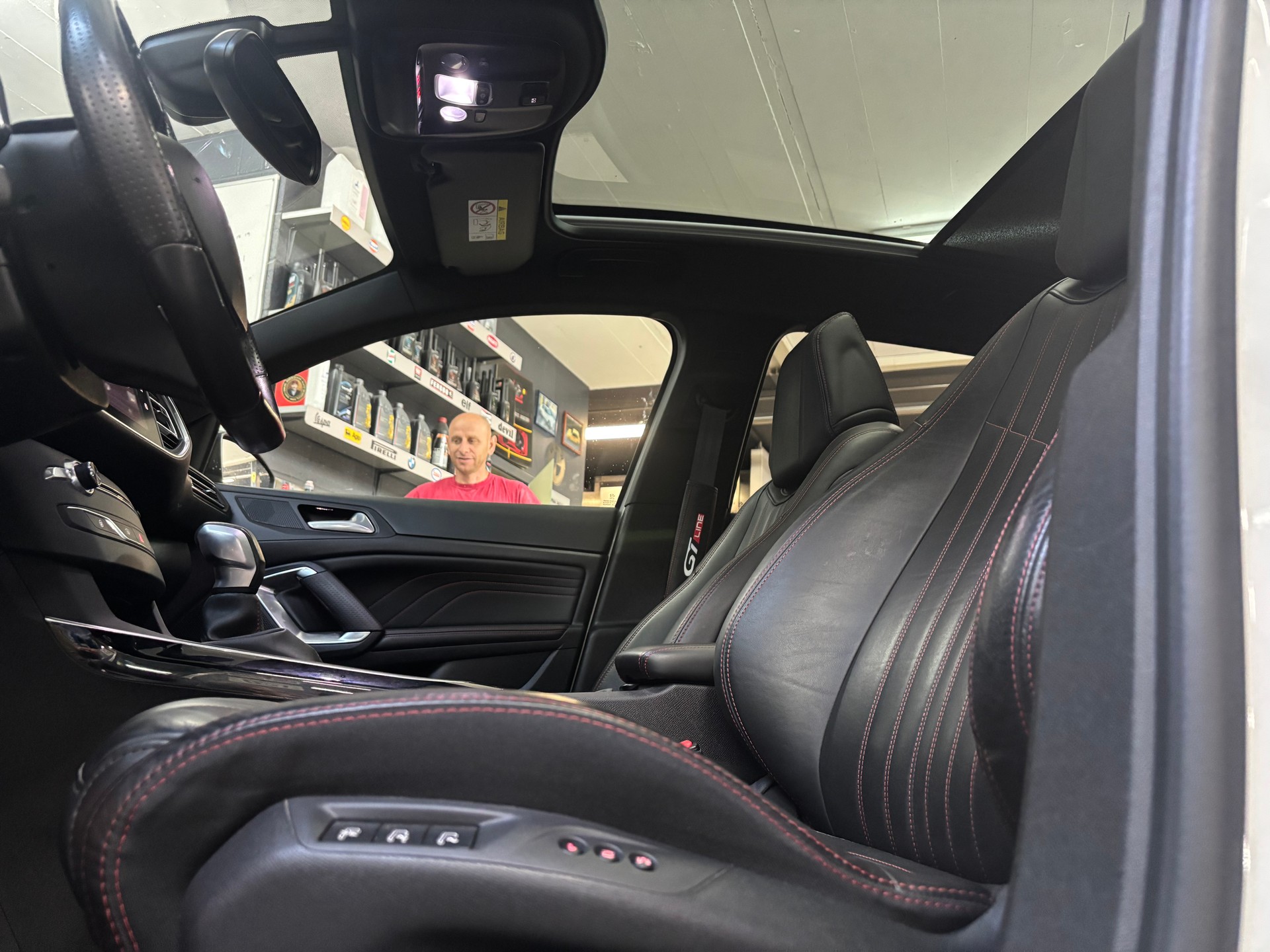 PEUGEOT 308 SW 2.0 BlueHDI GT Automatic-image-14