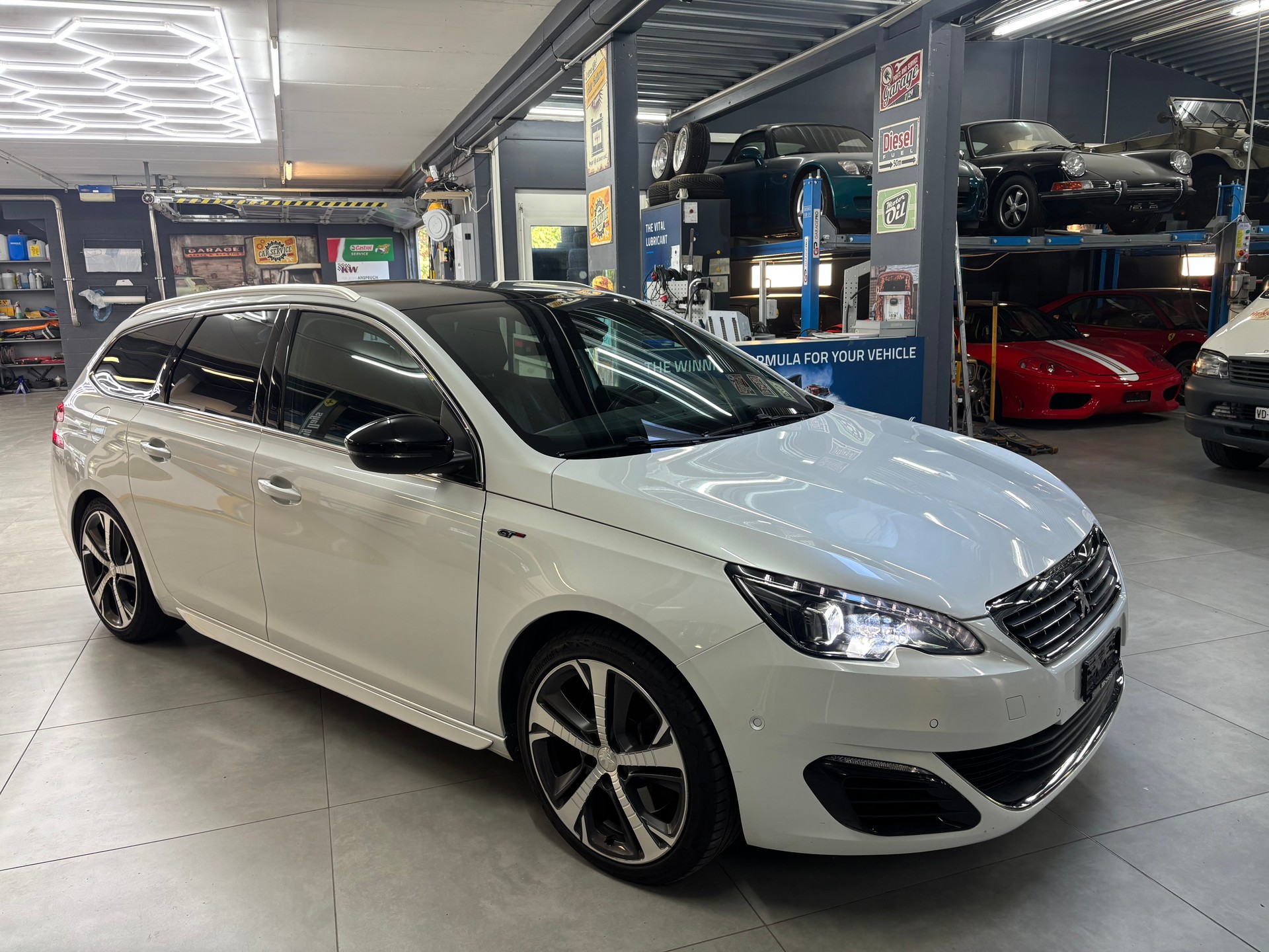 PEUGEOT 308 SW 2.0 BlueHDI GT Automatic-image-2