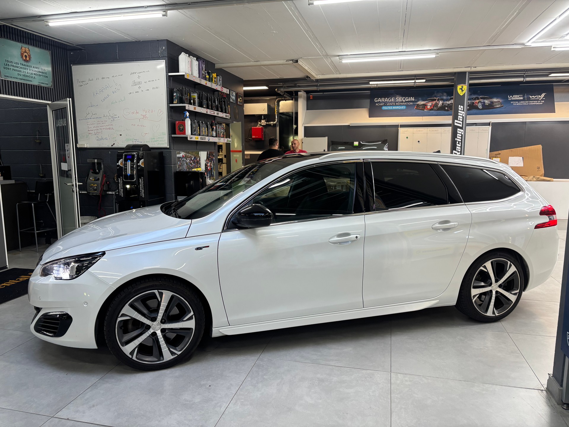 PEUGEOT 308 SW 2.0 BlueHDI GT Automatic-image-7