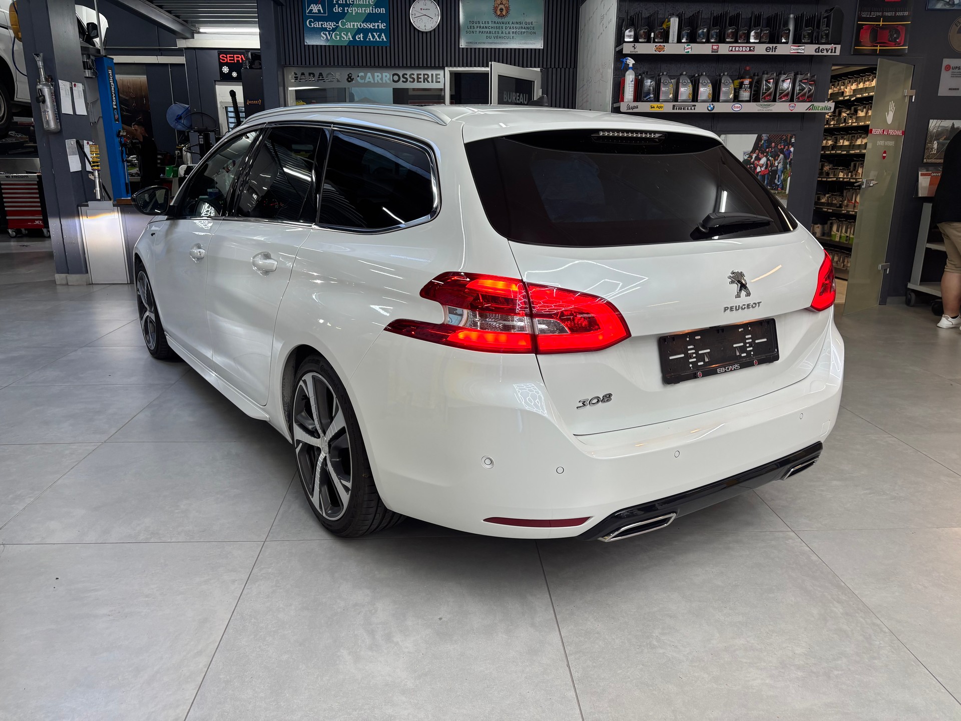 PEUGEOT 308 SW 2.0 BlueHDI GT Automatic-image-5