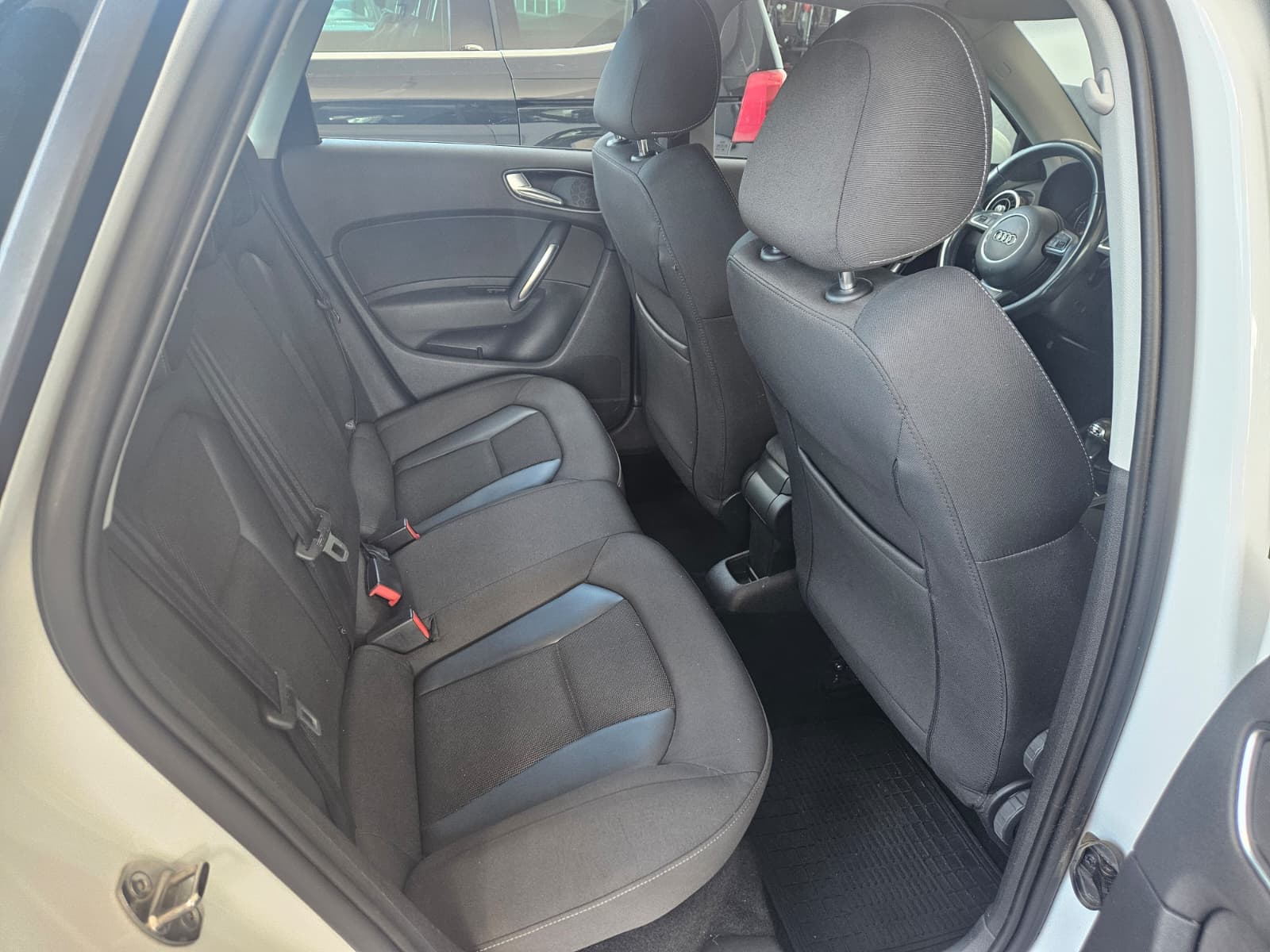 AUDI A1 Sportback 1.4 TFSI Sport S-tronic-image-9