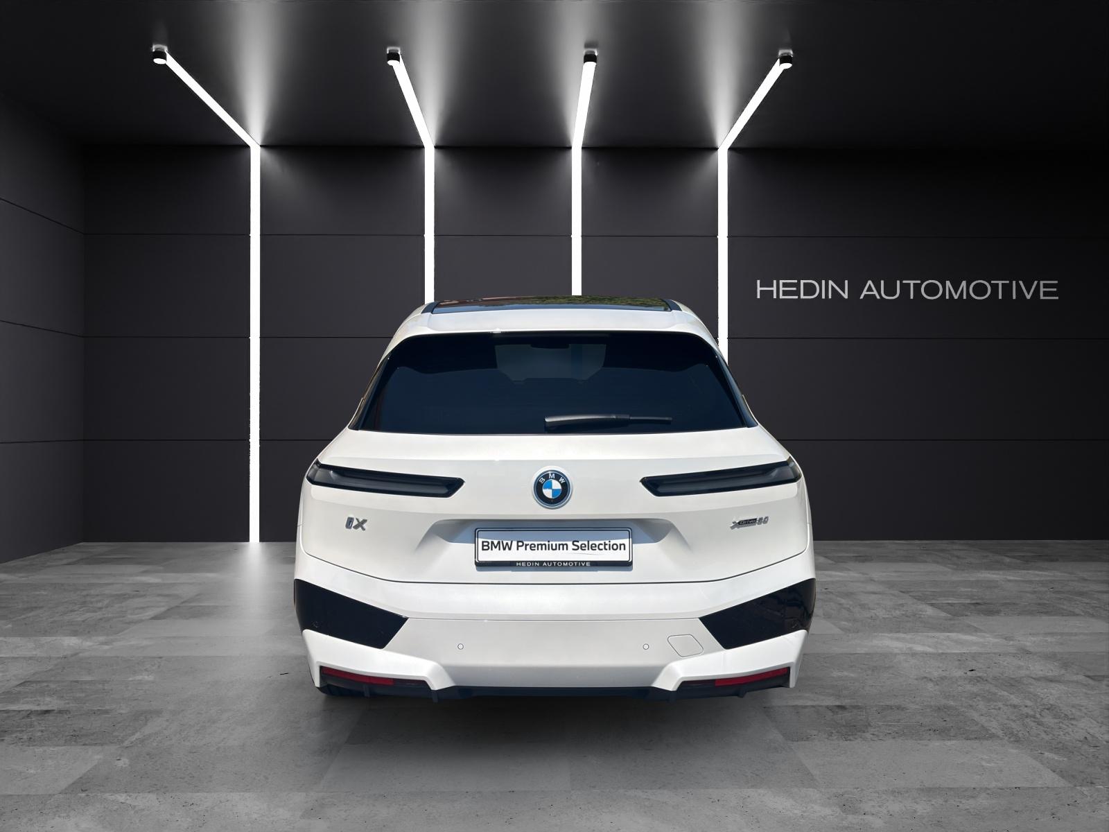 BMW iX xDrive50-image-8