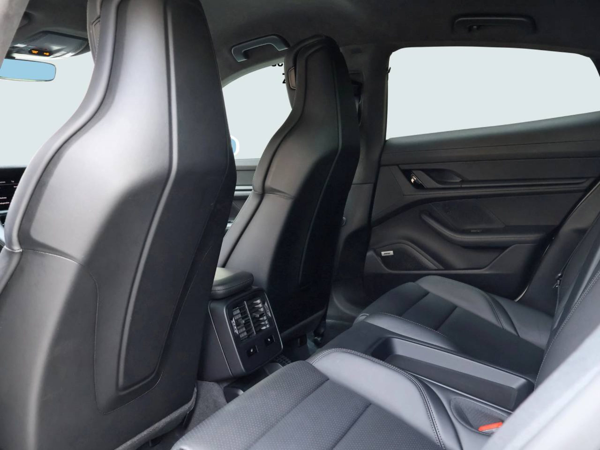 PORSCHE Taycan Turbo-image-14