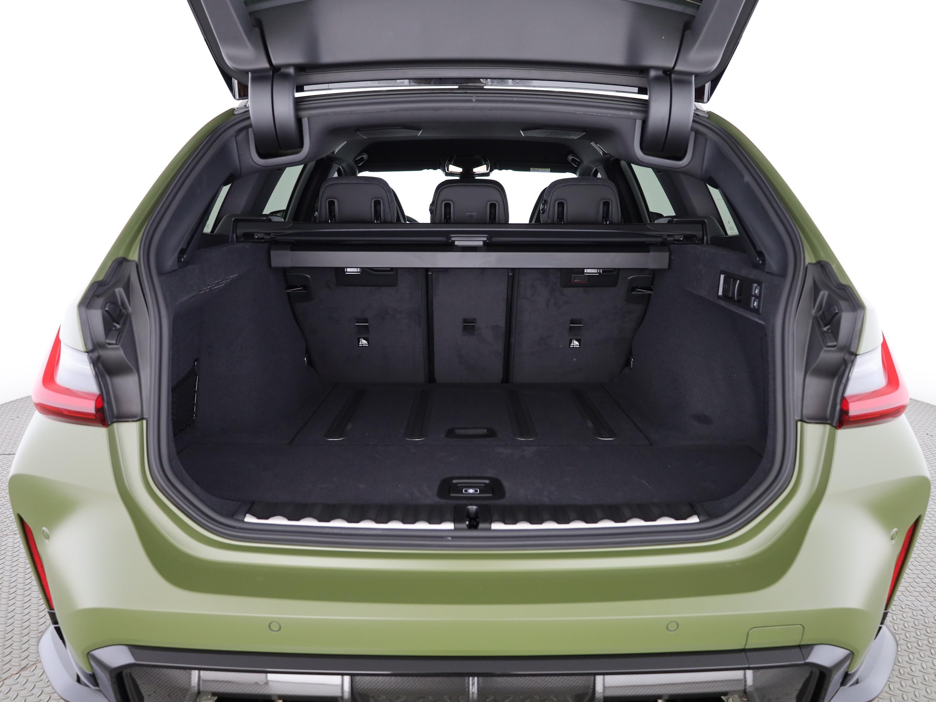 BMW M3 Competition xDrive Touring-image-5