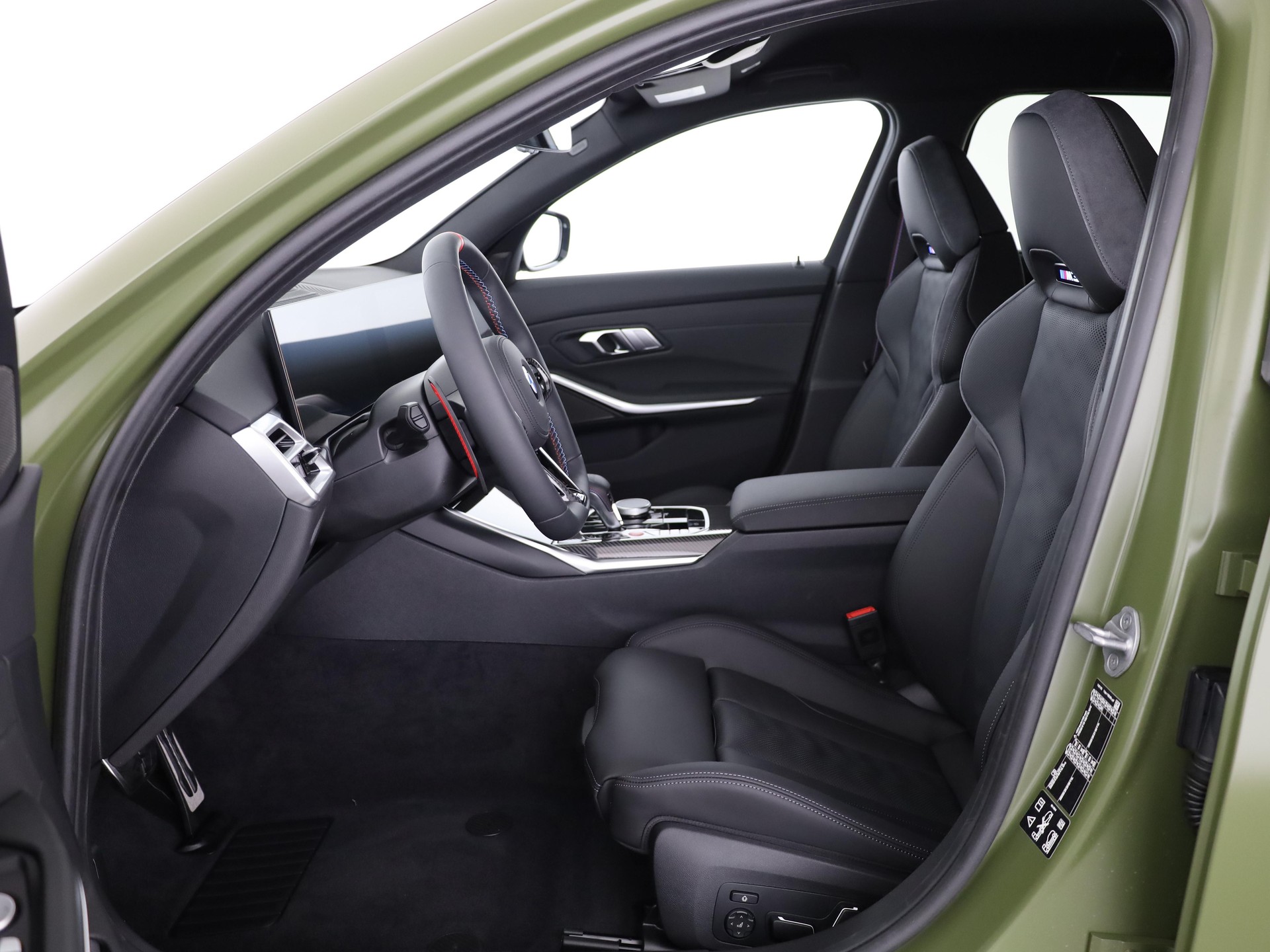 BMW M3 Competition xDrive Touring-image-3