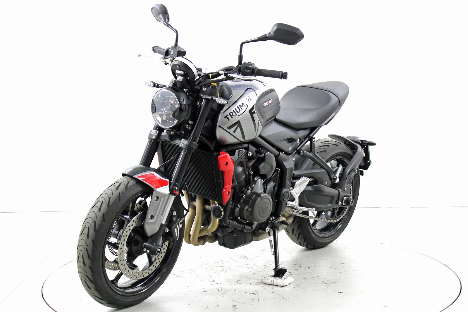 TRIUMPH Trident 660 ABS-showroom-element-2