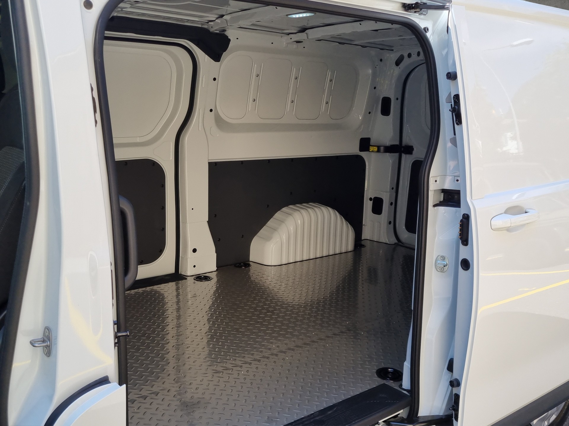 MAXUS Deliver 7 Kaw. L2H1 2.0 TD Base-image-10
