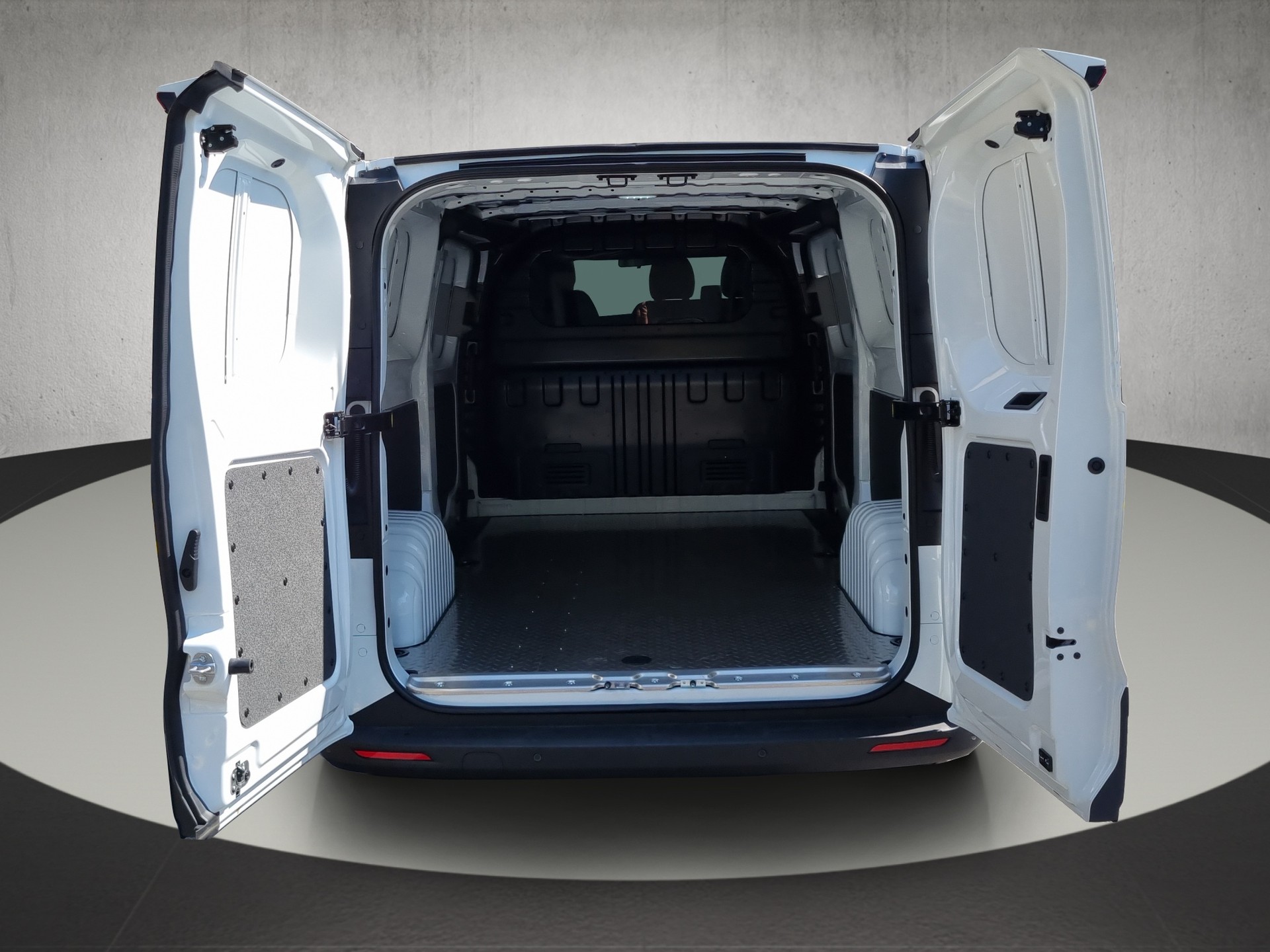 MAXUS Deliver 7 Kaw. L2H1 2.0 TD Base-image-13