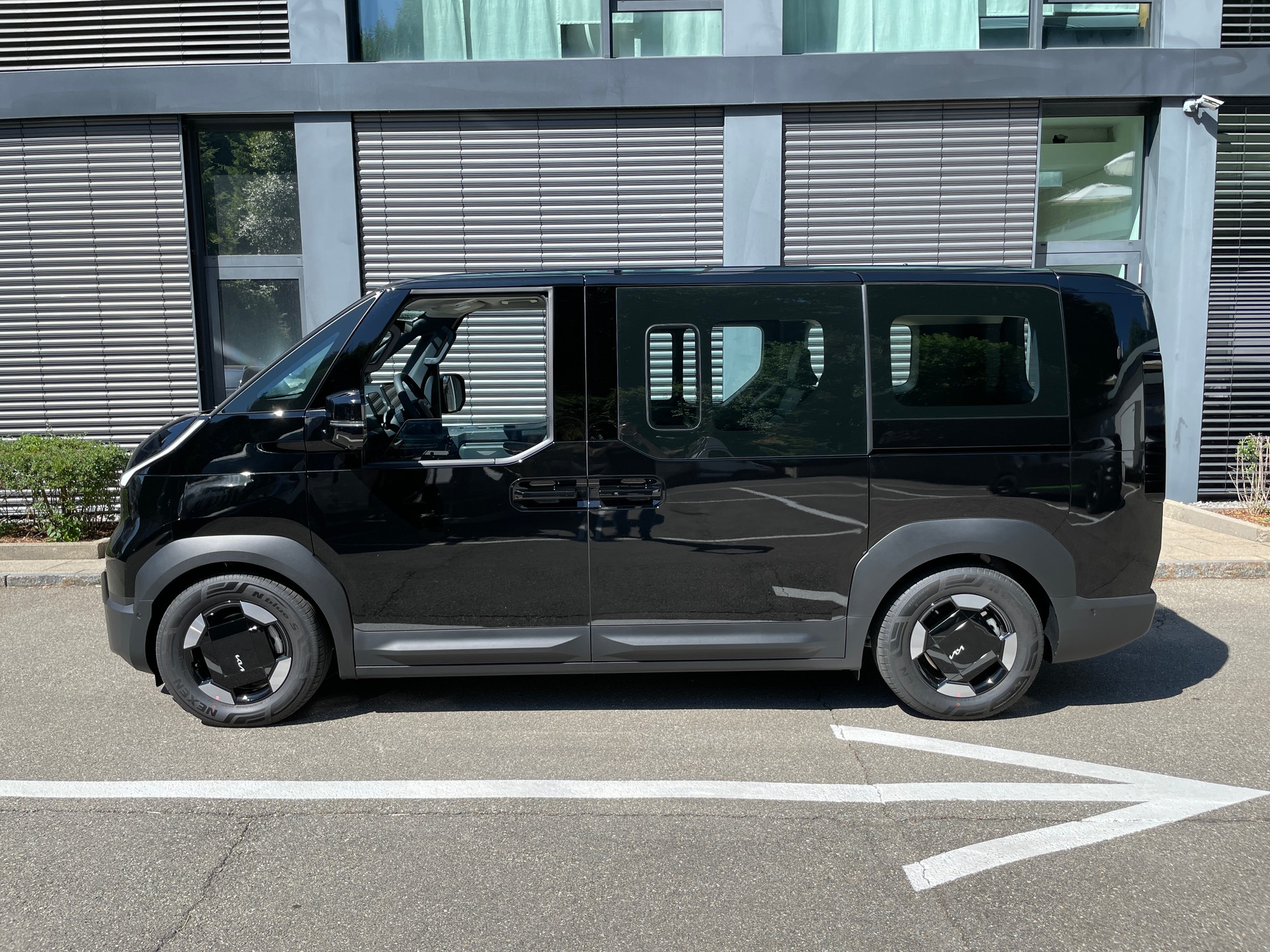 KIA PV5 71.2 kWh Elite mit Wärmepumpe, VOLLAUSSTATTUNG-image-1