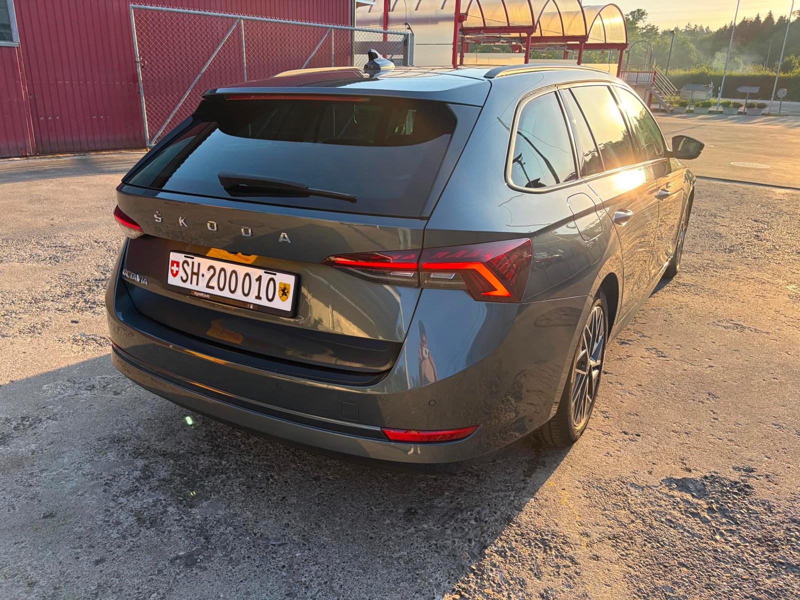 SKODA 2.0 TDI 150 Ambition DSG-image-2