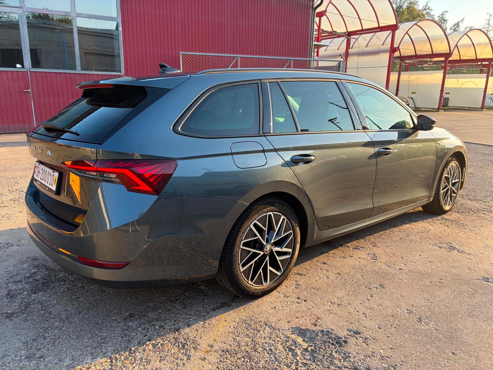 SKODA 2.0 TDI 150 Ambition DSG-image-3