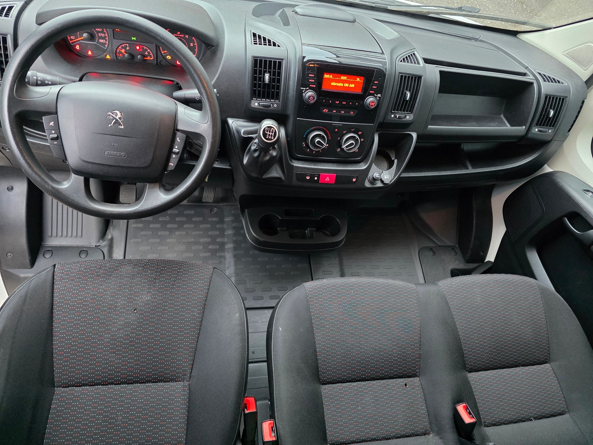 PEUGEOT Boxer 2.2 HDI 335 Pro L2H2-image-6