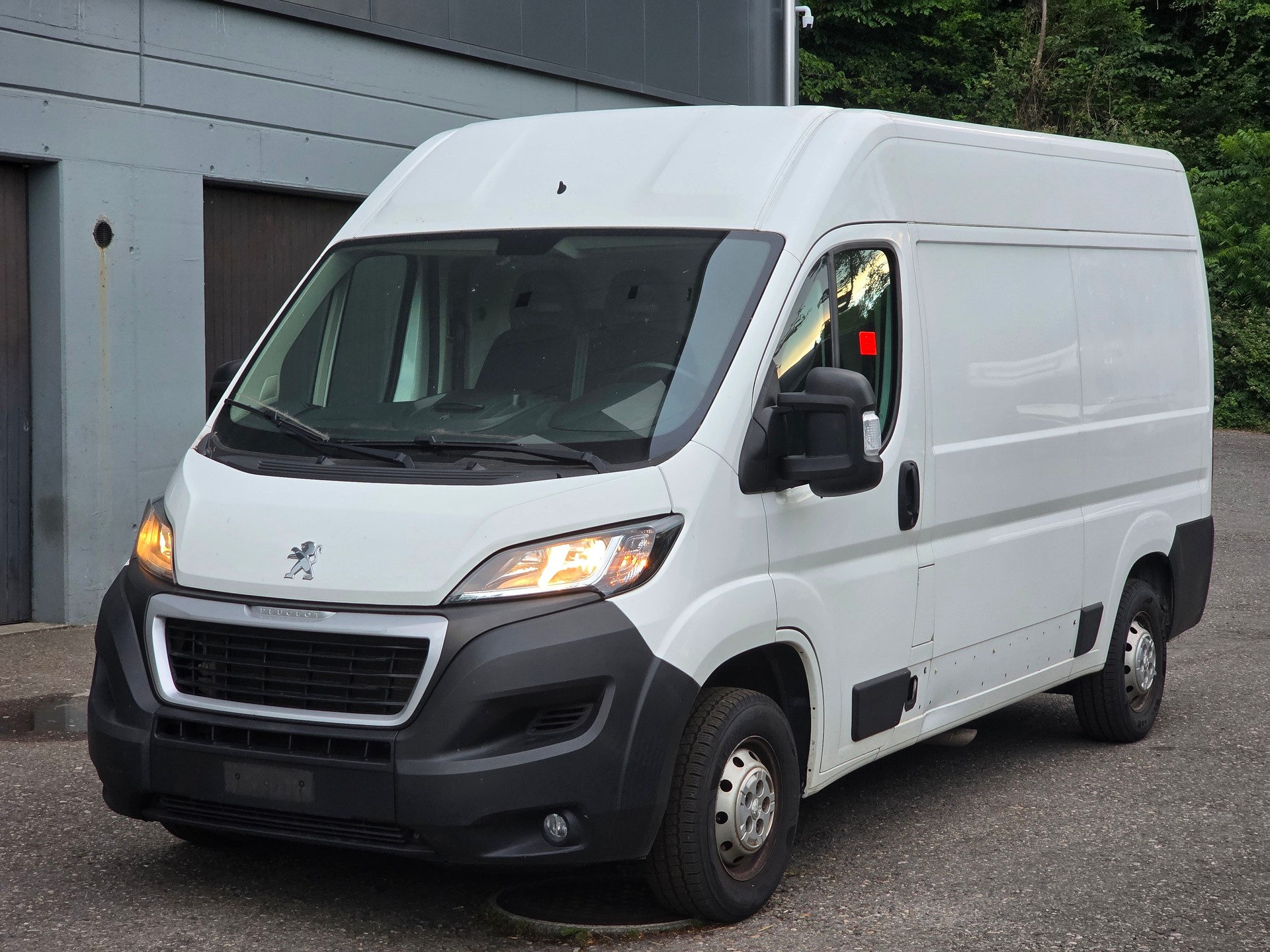 PEUGEOT Boxer 2.2 HDI 335 Pro L2H2-image-0