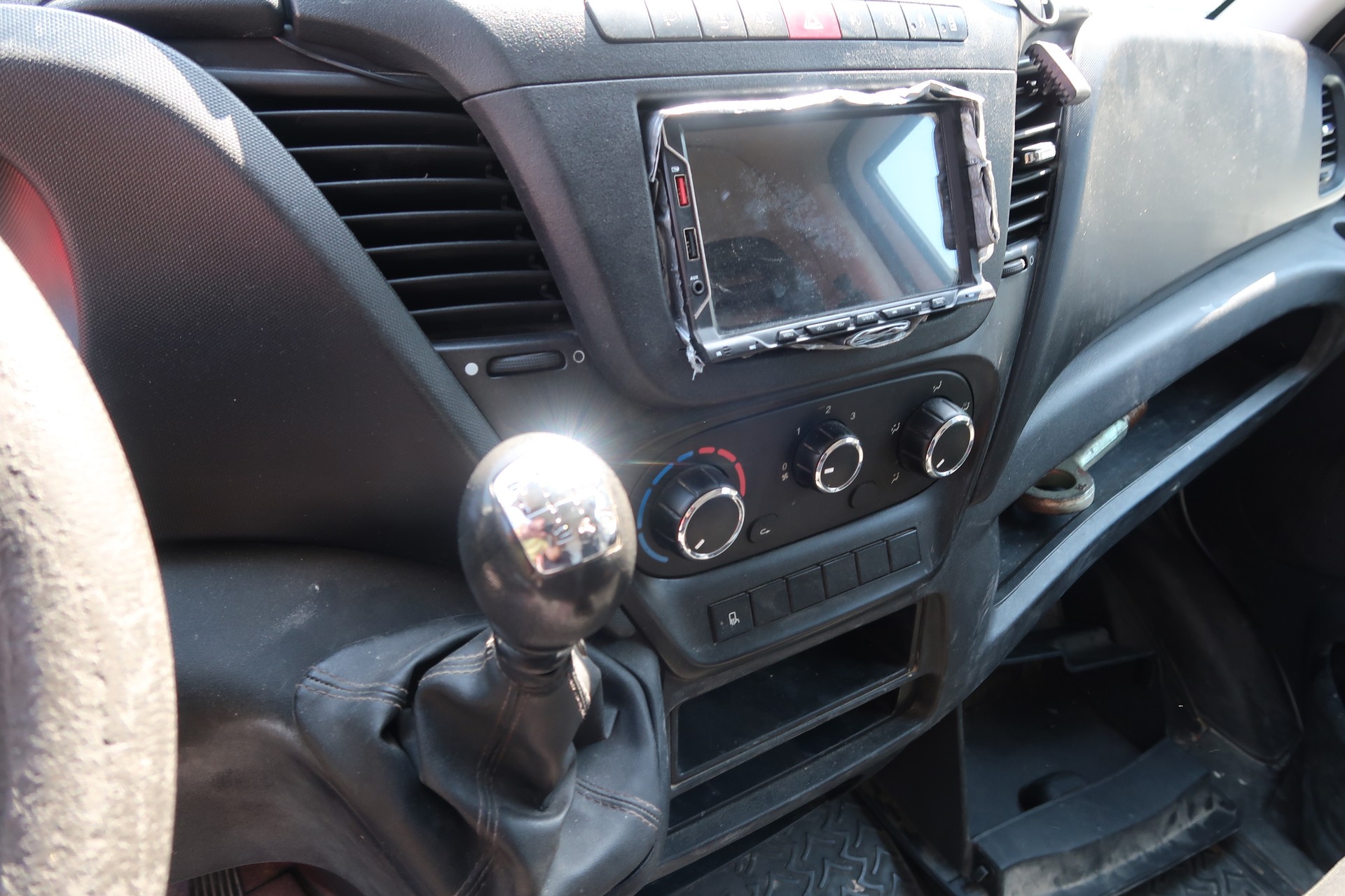 IVECO 35 S 17 V-image-11