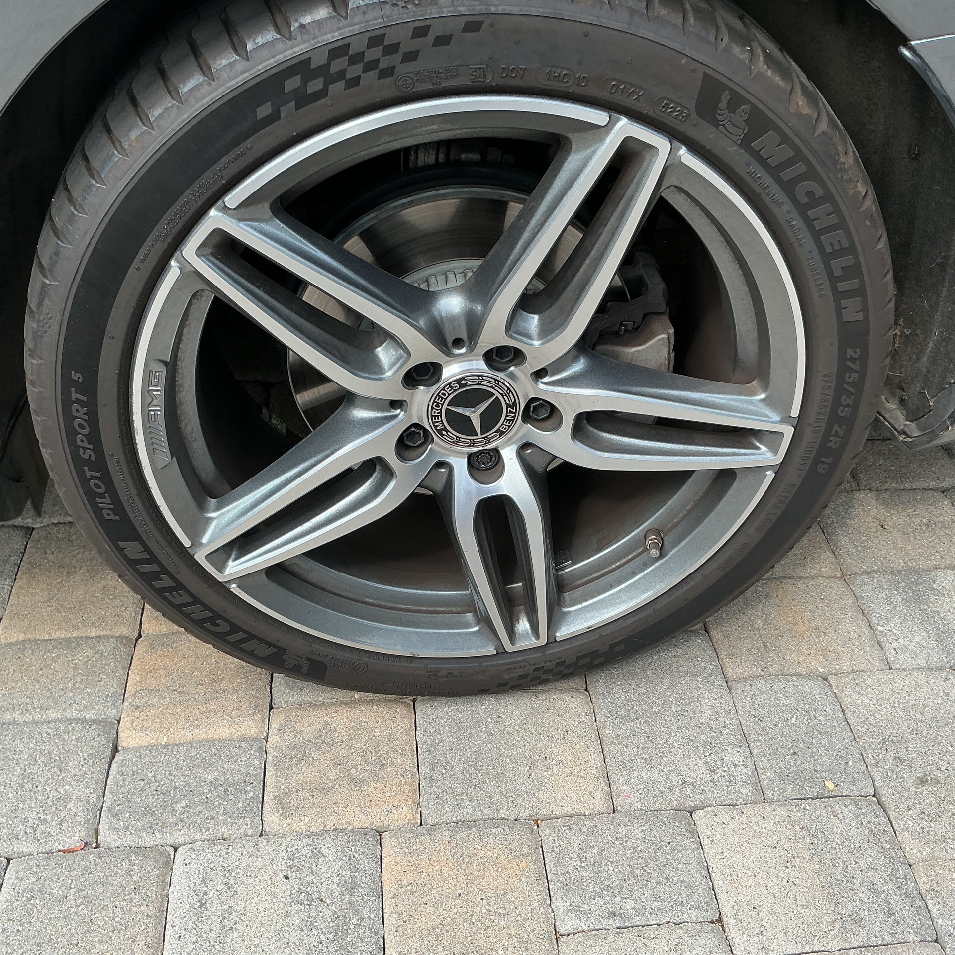 MERCEDES-BENZ E 200 AMG Line 4matic-image-4