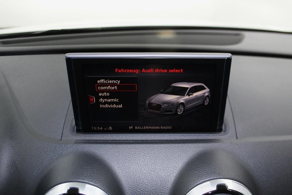 AUDI S3 Sportback 2.0 TFSI quattro S-tronic / CH-Fahrzeug-image-26