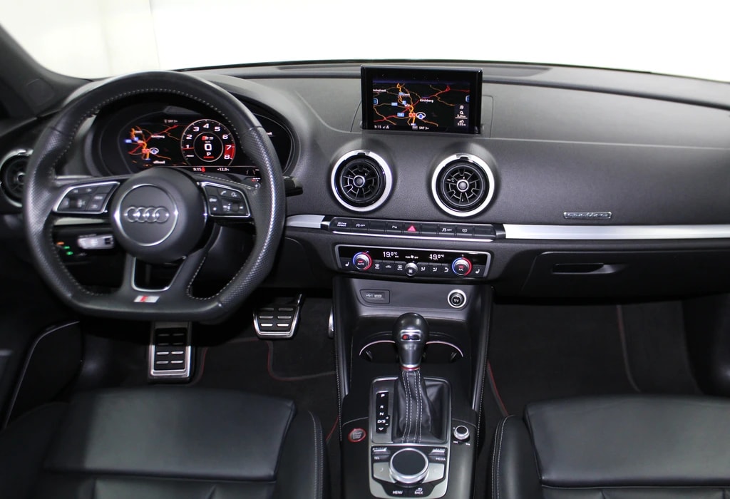 AUDI S3 Sportback 2.0 TFSI quattro S-tronic / CH-Fahrzeug-image-12