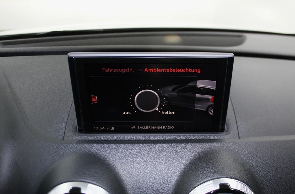AUDI S3 Sportback 2.0 TFSI quattro S-tronic / CH-Fahrzeug-image-25